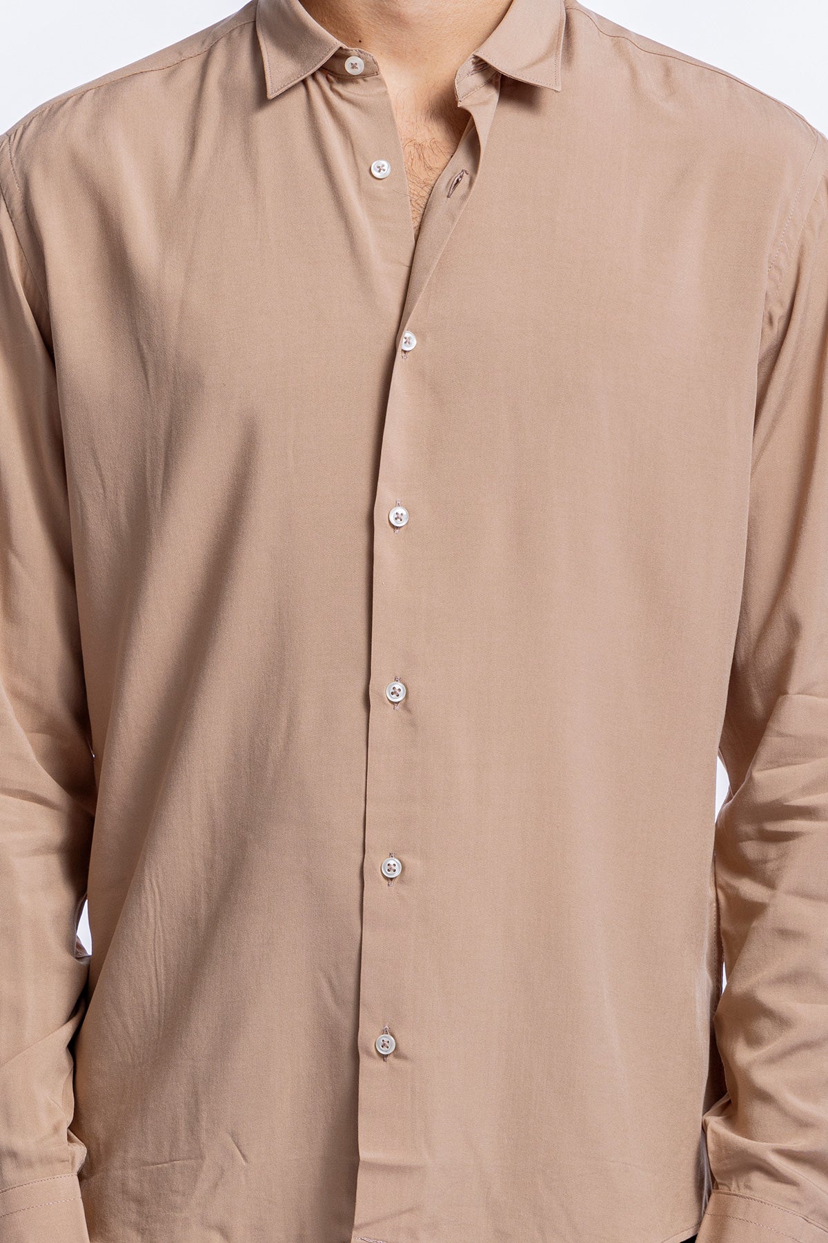 Camicia Uomo Casual In Viscosa effetto seta vestibilita comoda Collo Italiano Piccolo.