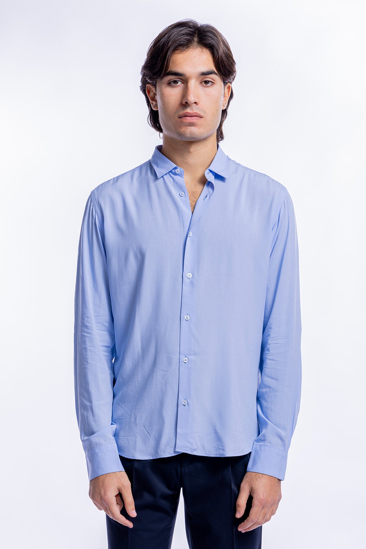Camicia Uomo Casual In Viscosa effetto seta vestibilita comoda Collo Italiano Piccolo.