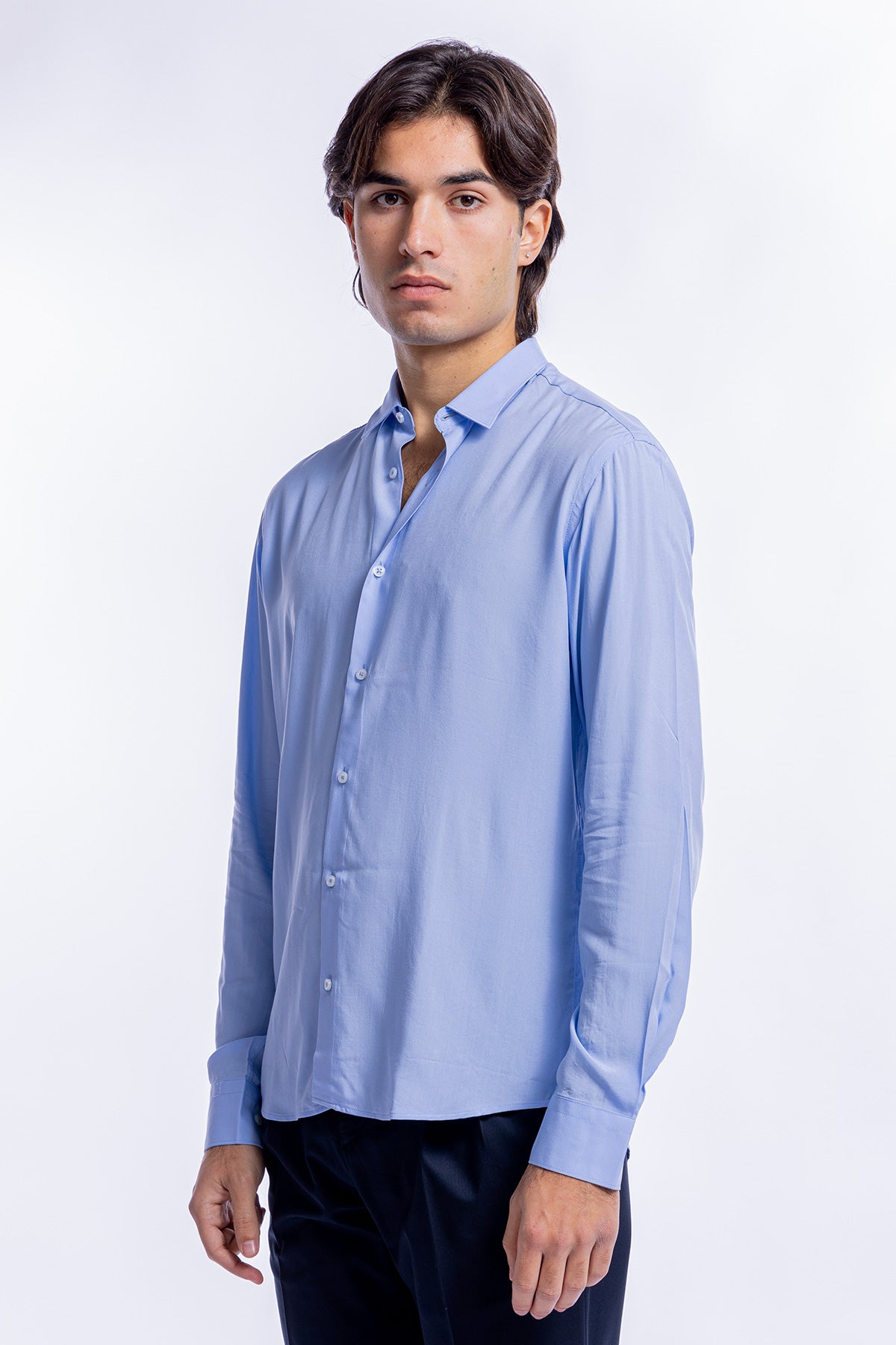 Camicia Uomo Casual In Viscosa effetto seta vestibilita comoda Collo Italiano Piccolo.