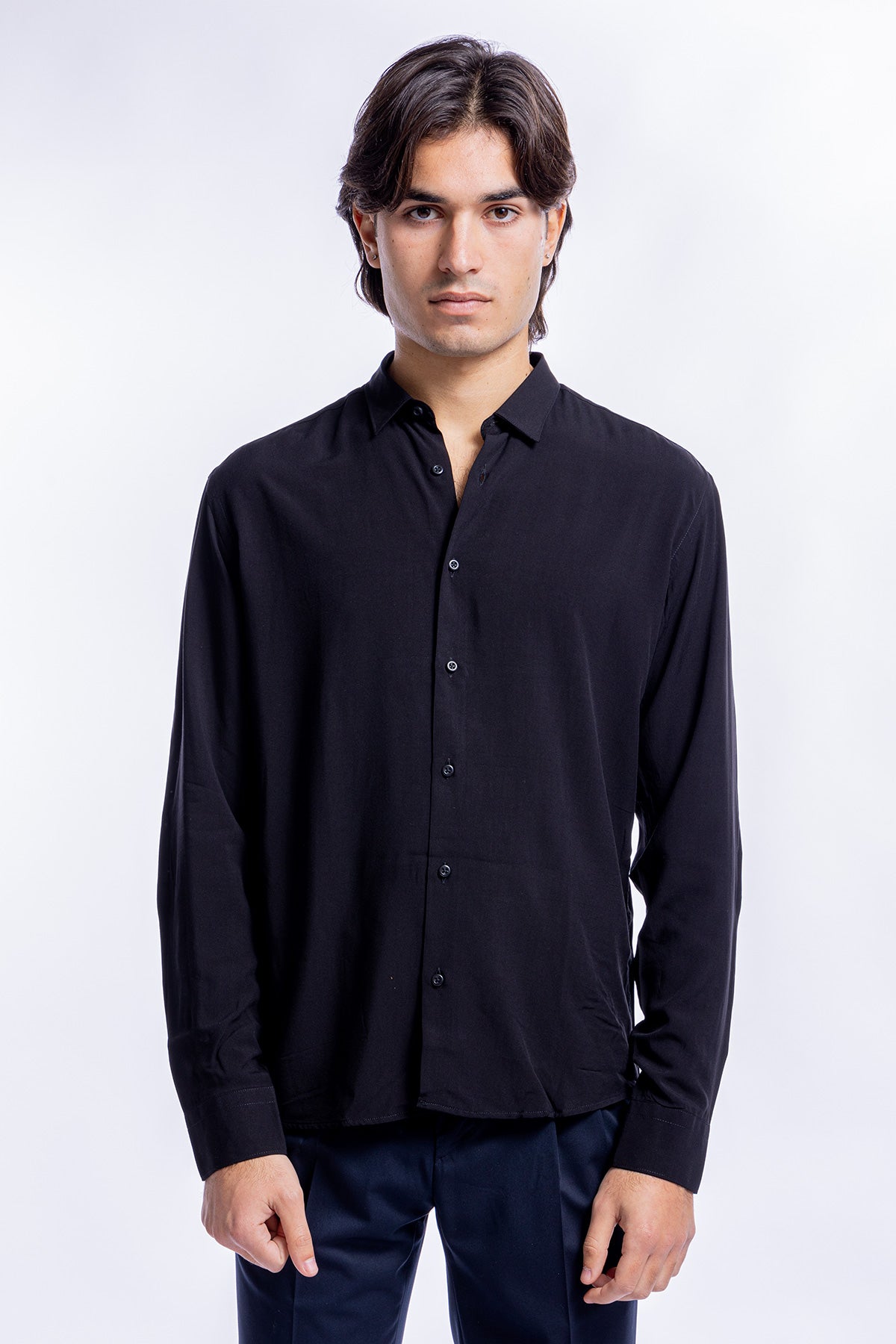 Camicia Uomo Casual In Viscosa effetto seta vestibilita comoda Collo Italiano Piccolo.
