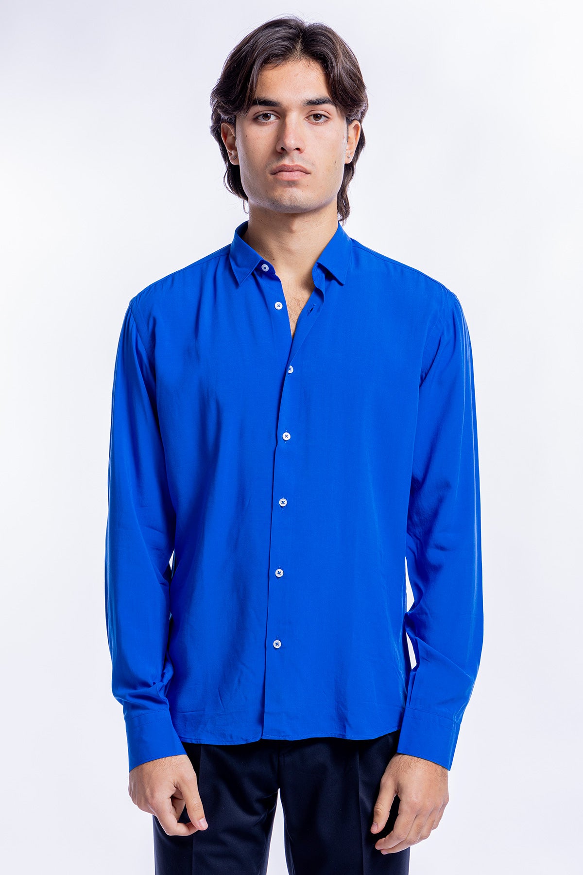 Camicia Uomo Casual In Viscosa effetto seta vestibilita comoda Collo Italiano Piccolo.