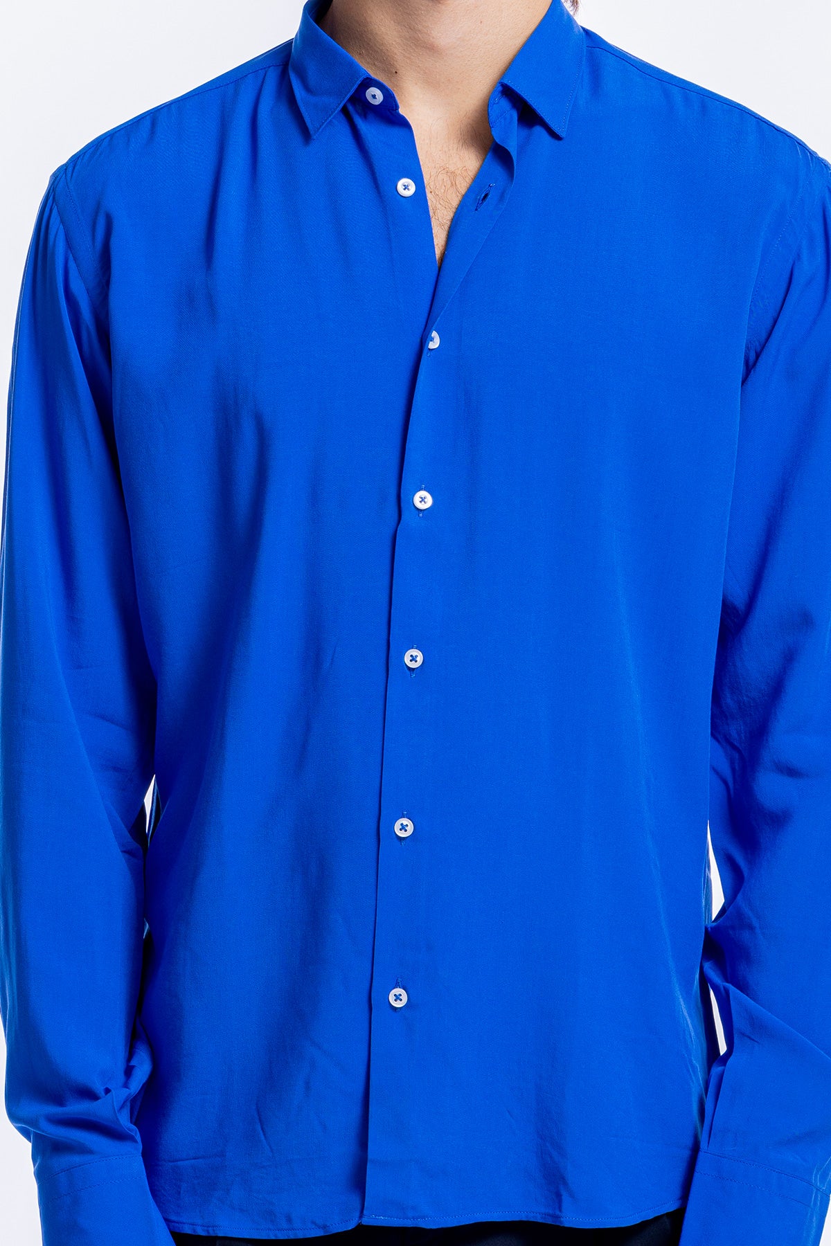 Camicia Uomo Casual In Viscosa effetto seta vestibilita comoda Collo Italiano Piccolo.