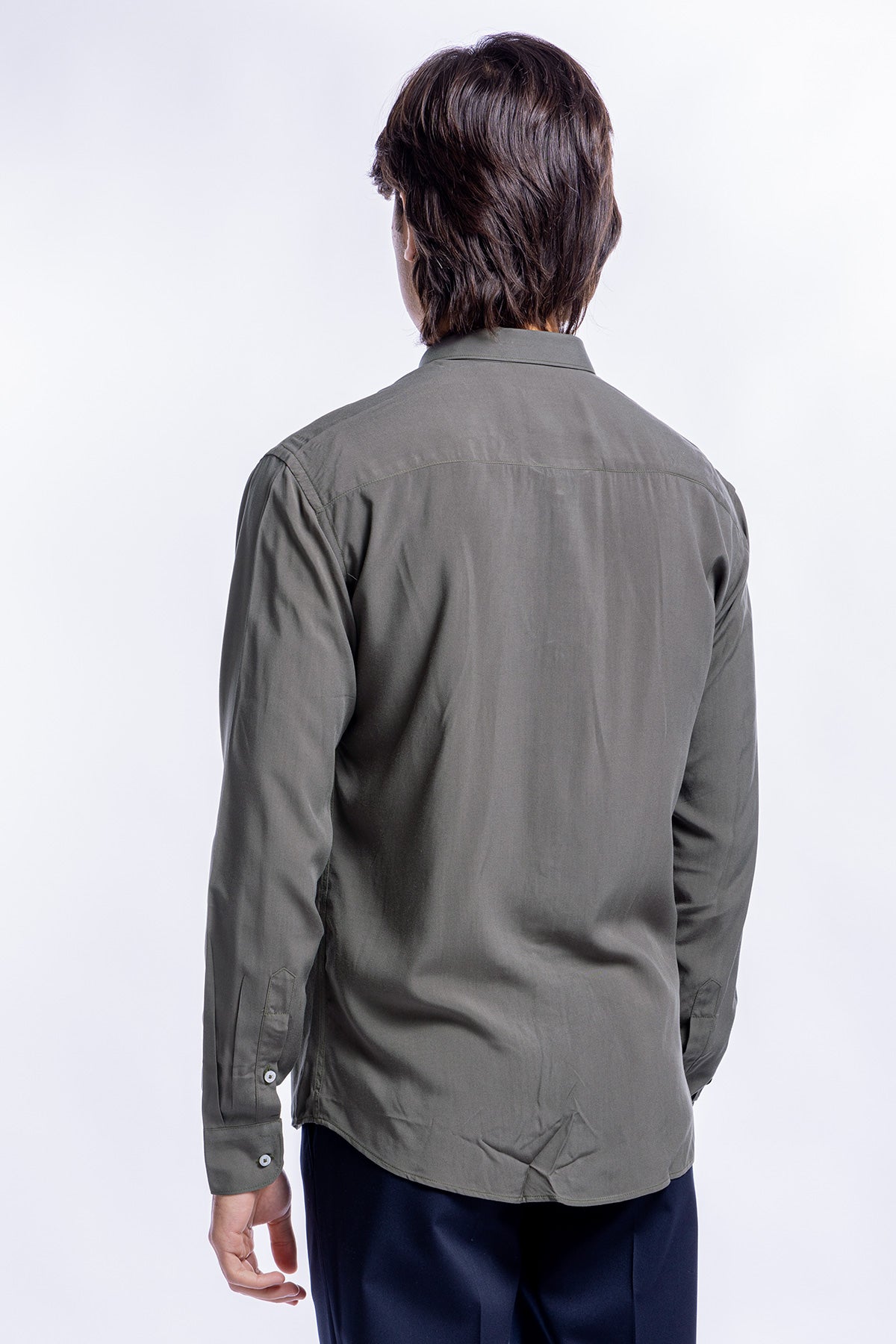 Camicia Uomo Casual In Viscosa effetto seta vestibilita comoda Collo Italiano Piccolo.
