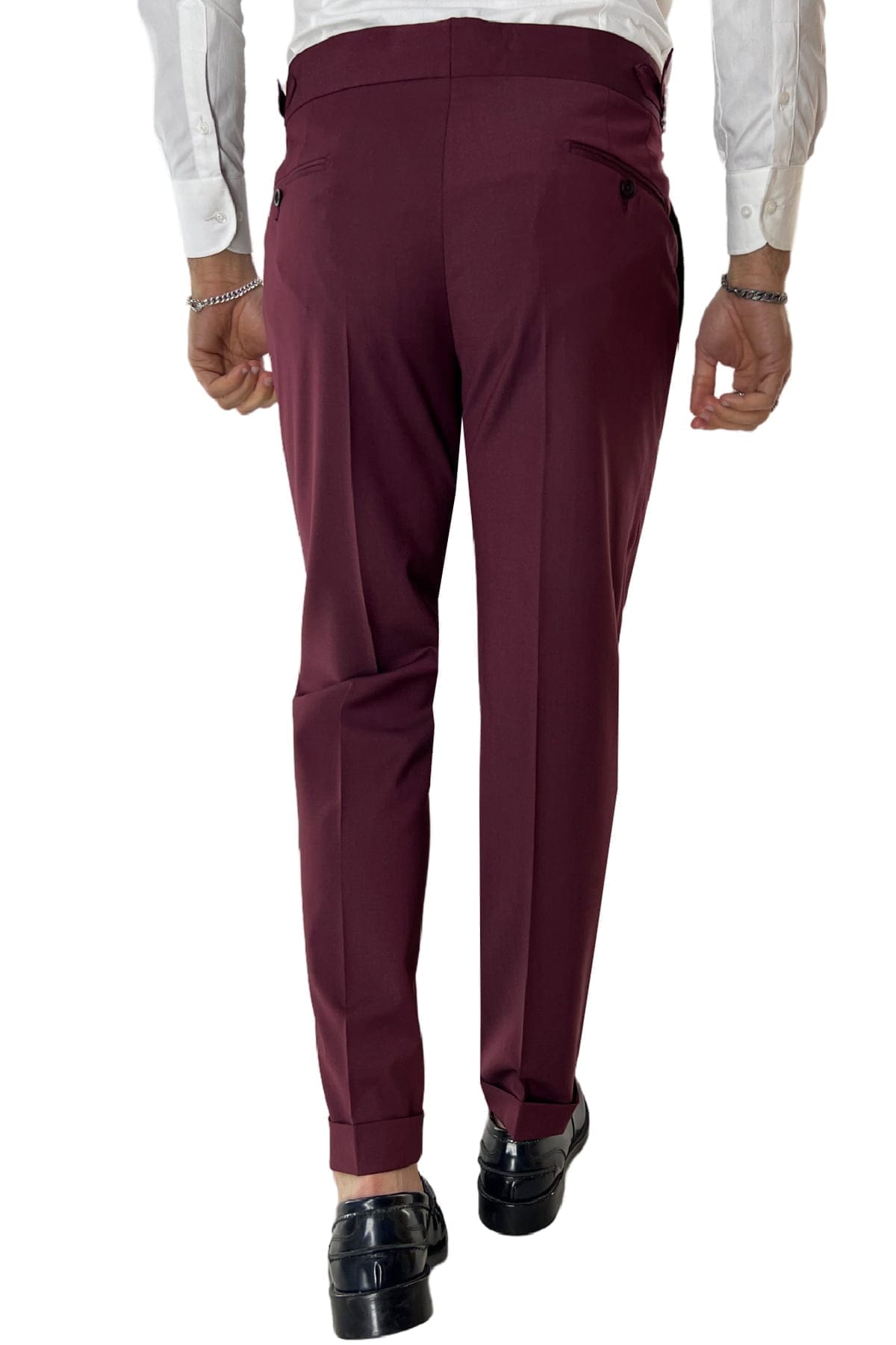 Pantalone uomo Bordeaux in fresco lana tinta unita vita alta con pinces fibbie laterali e risvolto 4cm