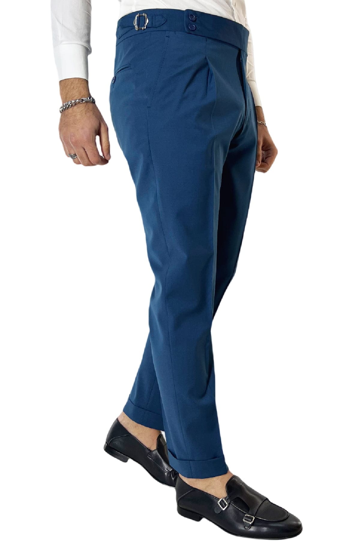 Pantalone uomo royal blu in fresco lana tinta unita vita alta con pinces fibbie laterali e risvolto 4cm