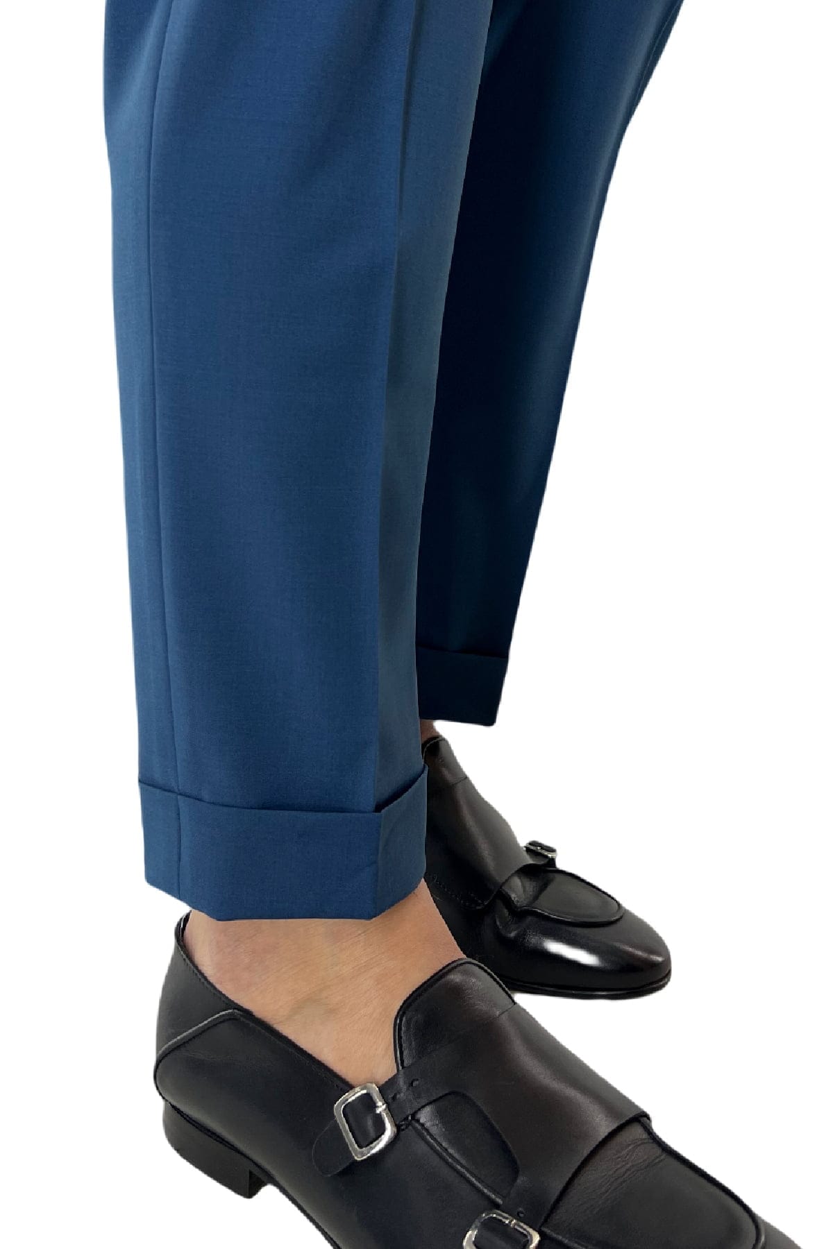 Pantalone uomo royal blu in fresco lana tinta unita vita alta con pinces fibbie laterali e risvolto 4cm