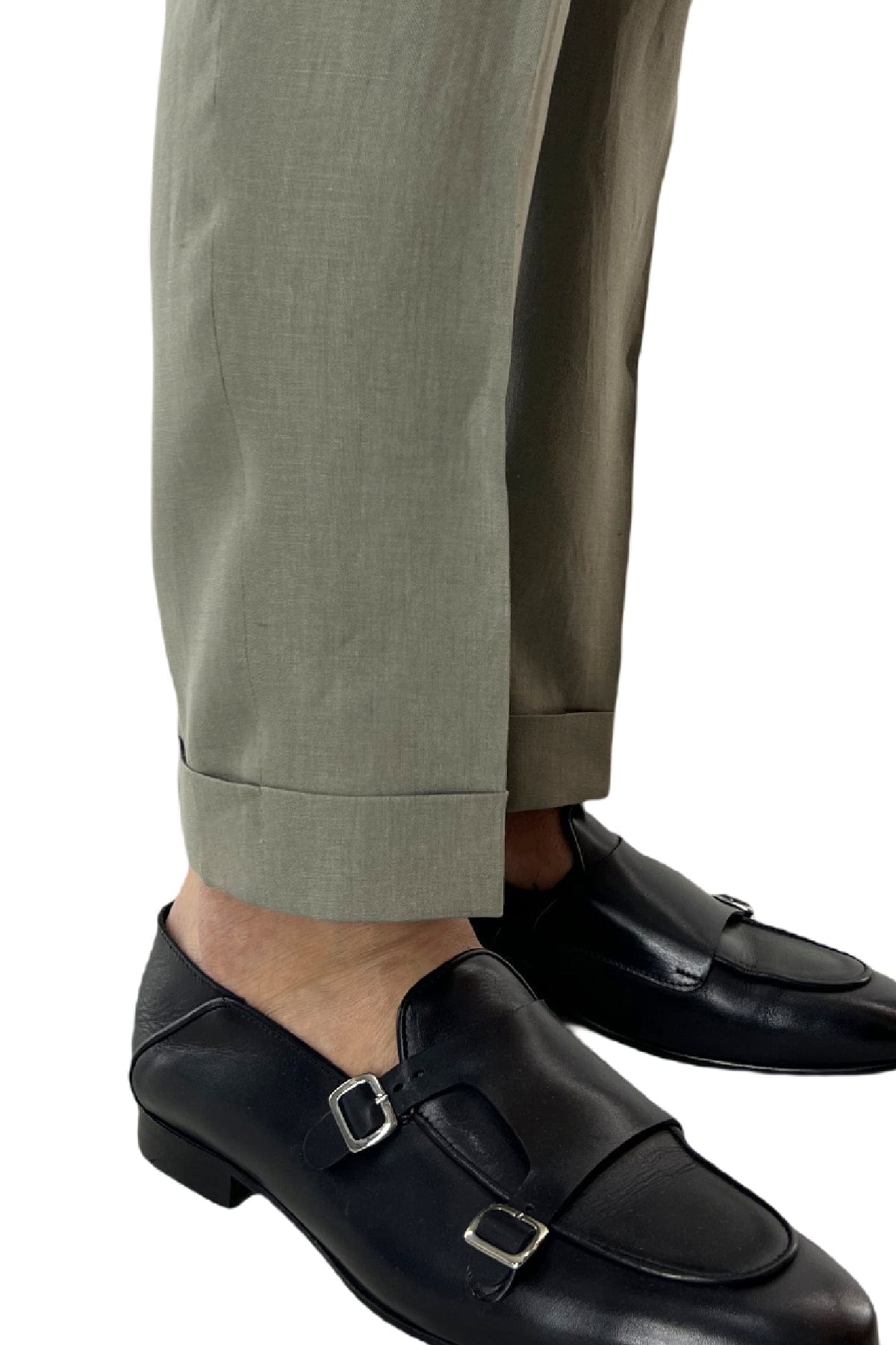 Pantalone uomo verde militare in lino 100% vita alta con pinces fibbie laterali e risvolto 4cm