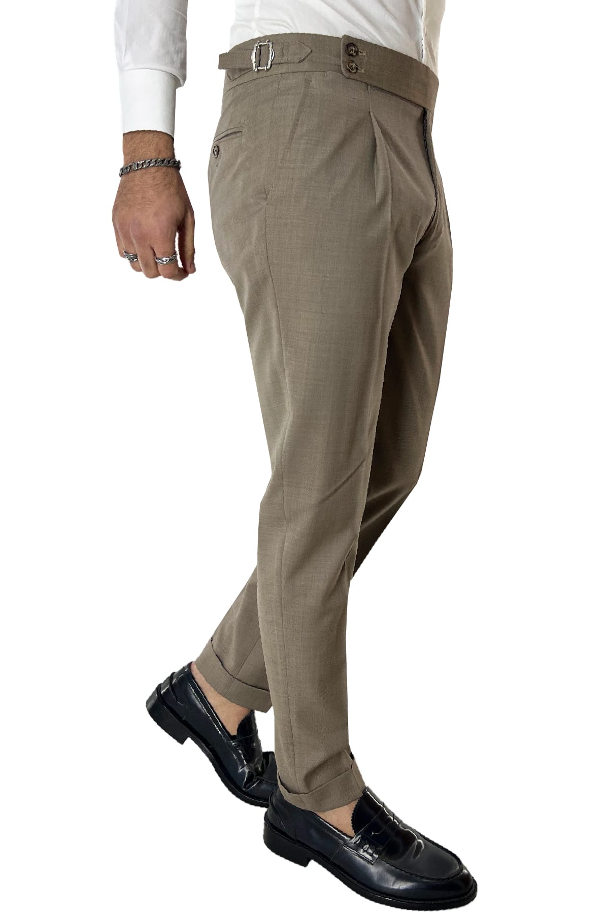 Pantalone uomo fango in fresco lana 120's Holland & Sherry vita alta con pinces fibbie laterali e risvolto 4cm