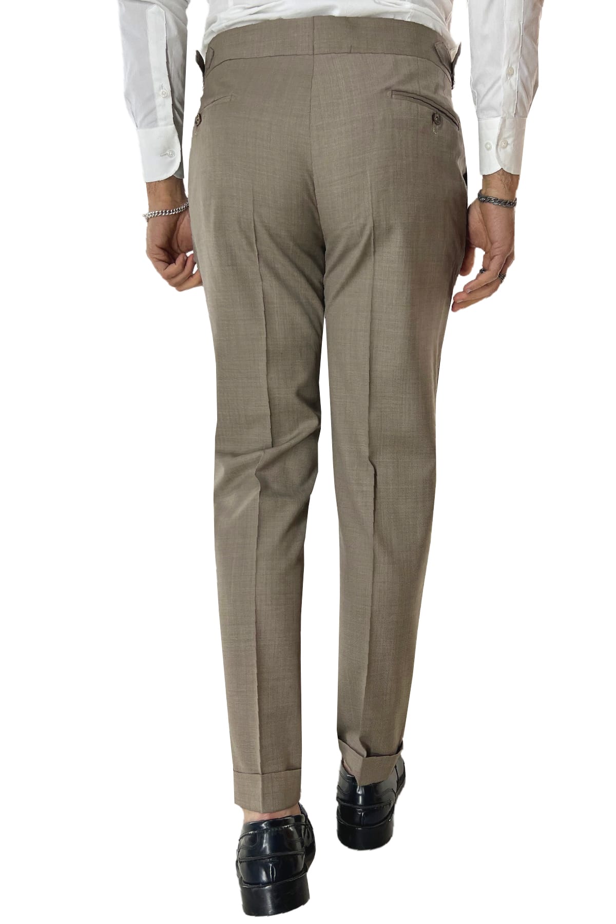 Pantalone uomo fango in fresco lana 120's Holland & Sherry vita alta con pinces fibbie laterali e risvolto 4cm