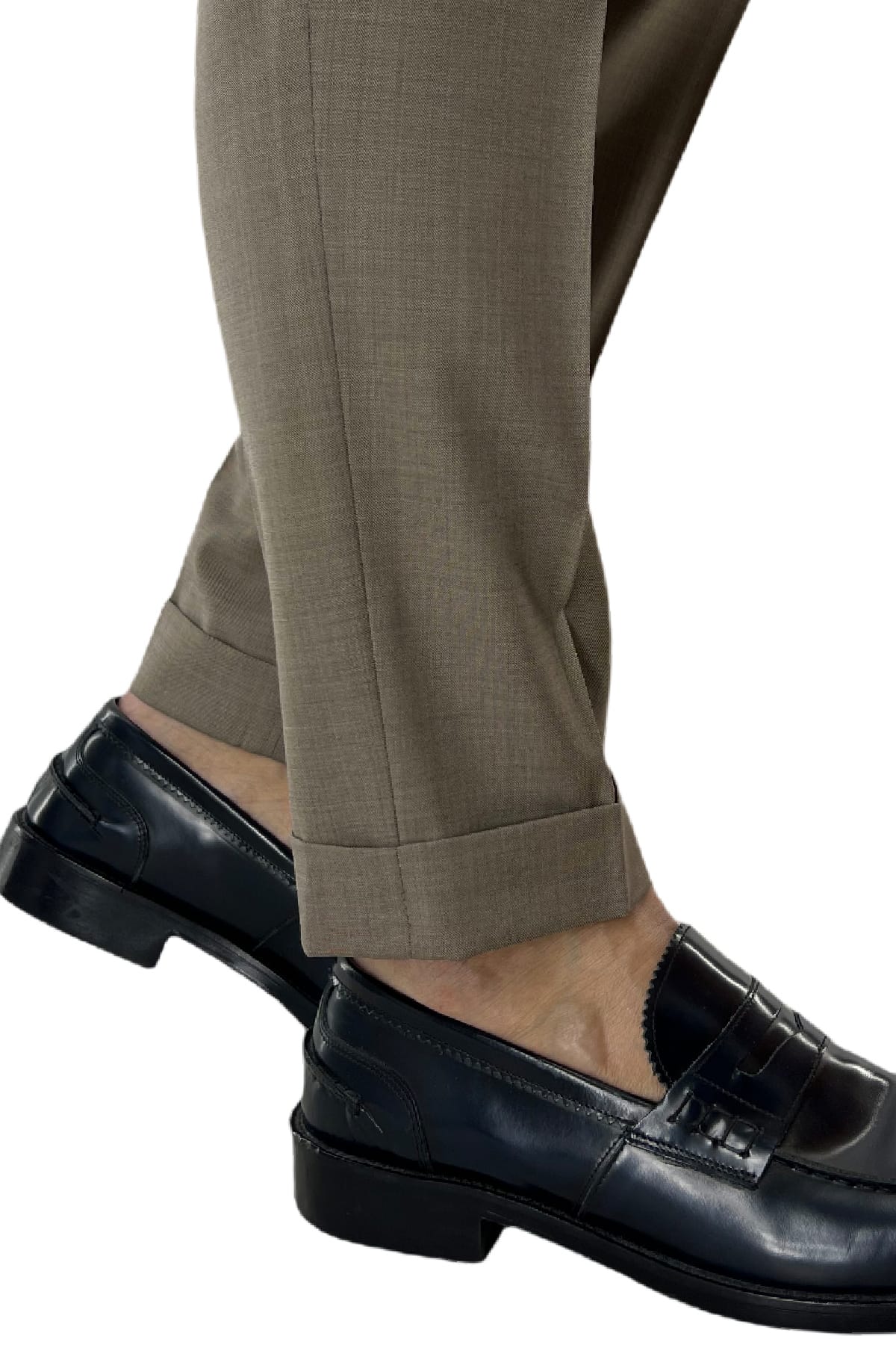 Pantalone uomo fango in fresco lana 120's Holland & Sherry vita alta con pinces fibbie laterali e risvolto 4cm