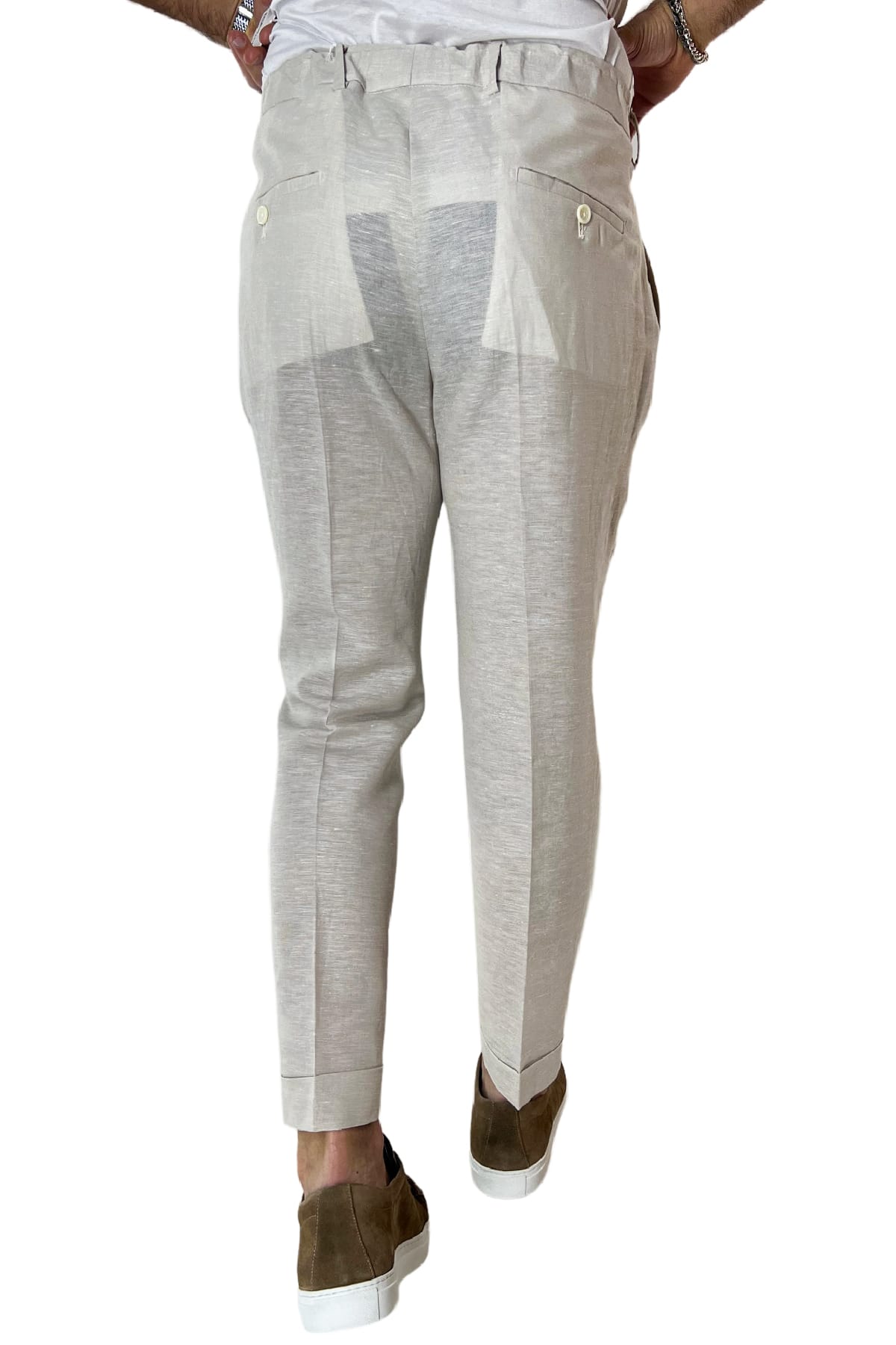 Pantalaccio uomo beige in lino e cotone tasca america con doppia pence e laccio in vita risvolto 4cm