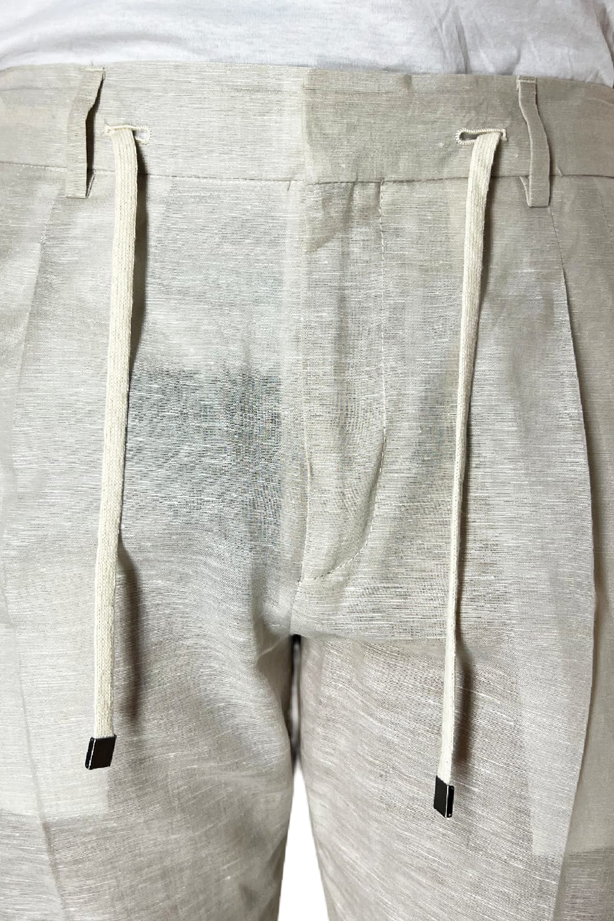 Pantalaccio uomo beige in lino e cotone tasca america con doppia pence e laccio in vita risvolto 4cm