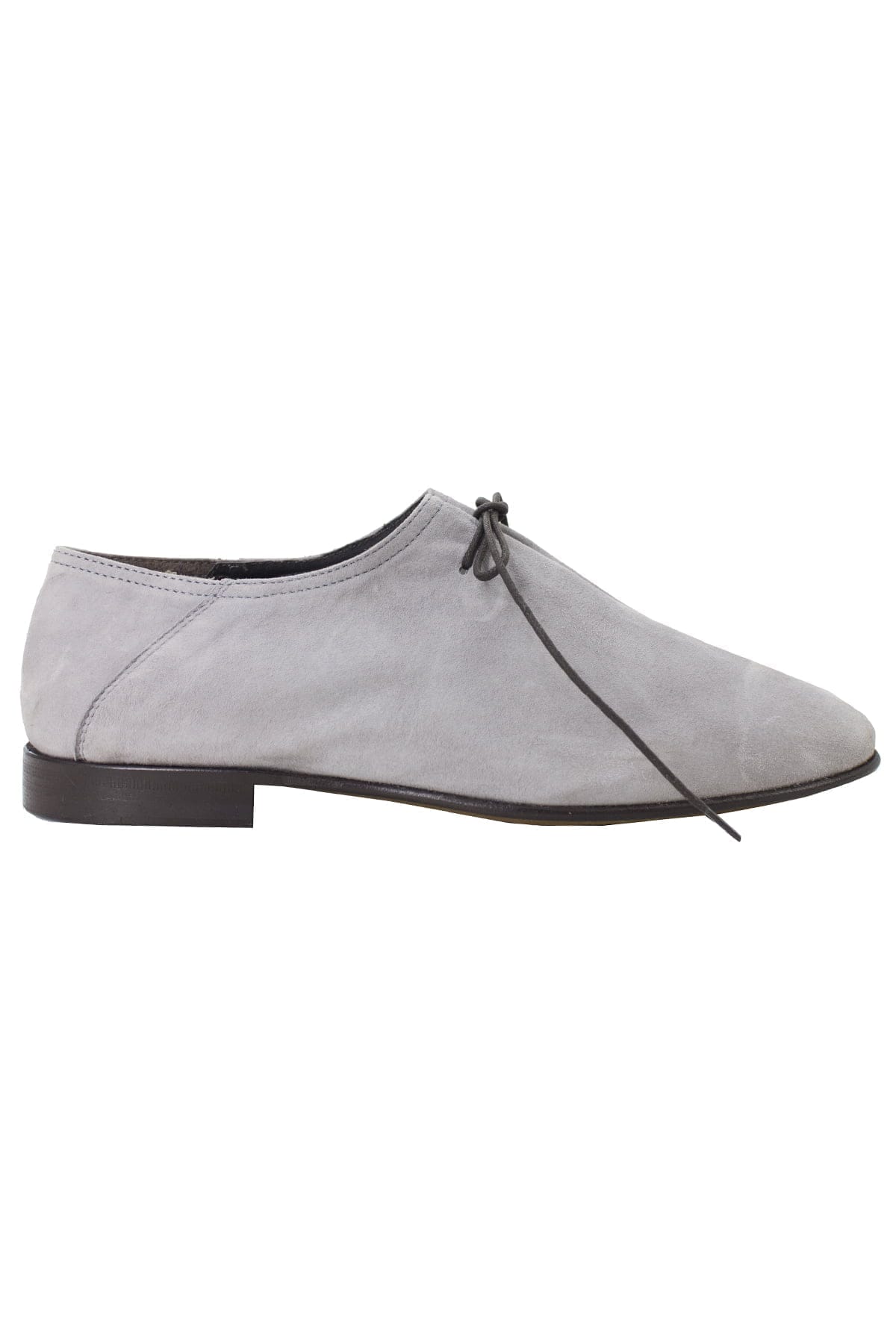Scarpe basse da uomo grigie in camoscio con chiusura laccio e suola in cuoio made in italy