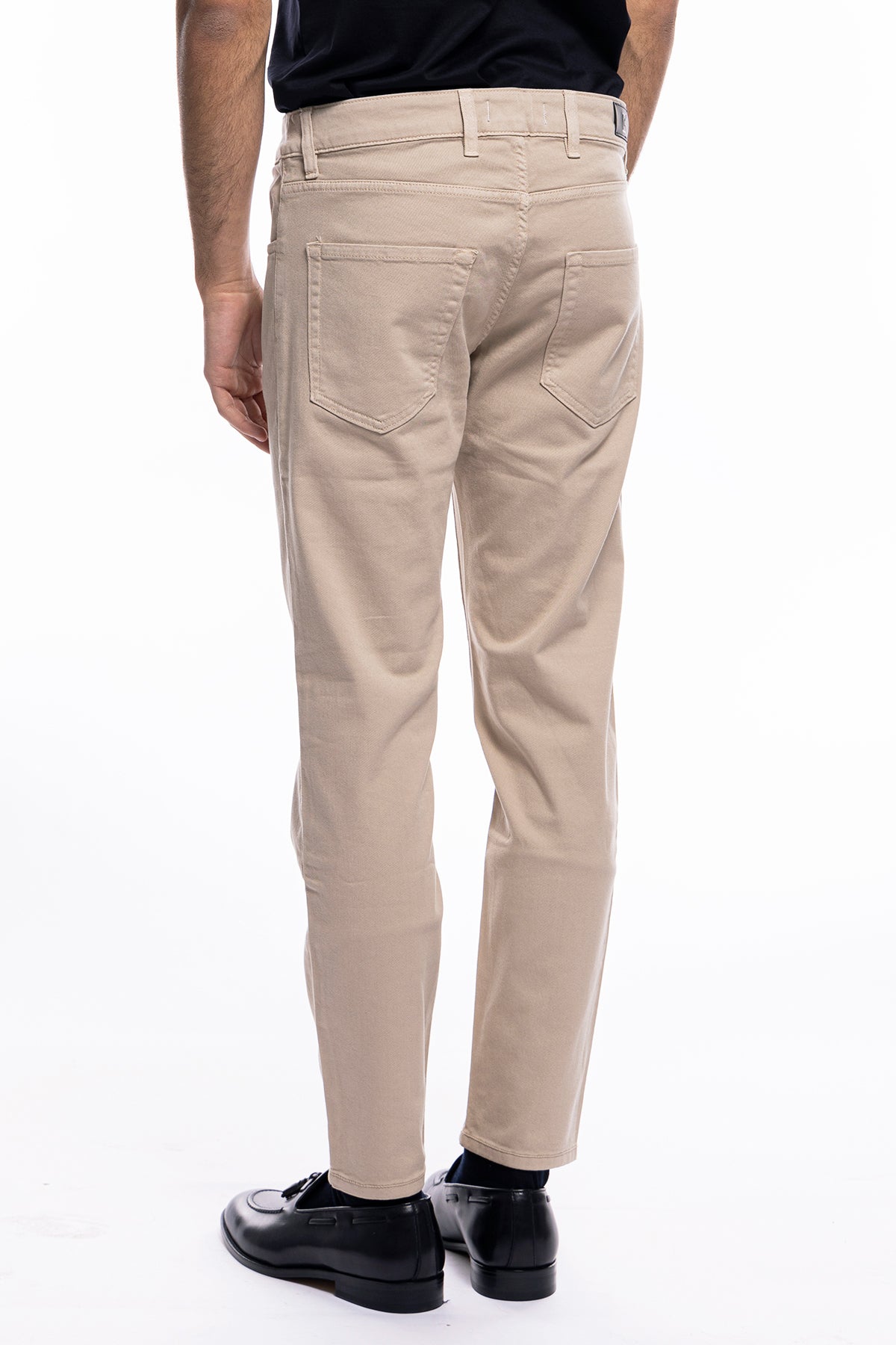 Jeans uomo beige tinta unita modello 5 tasche slim fit estivo made in italy