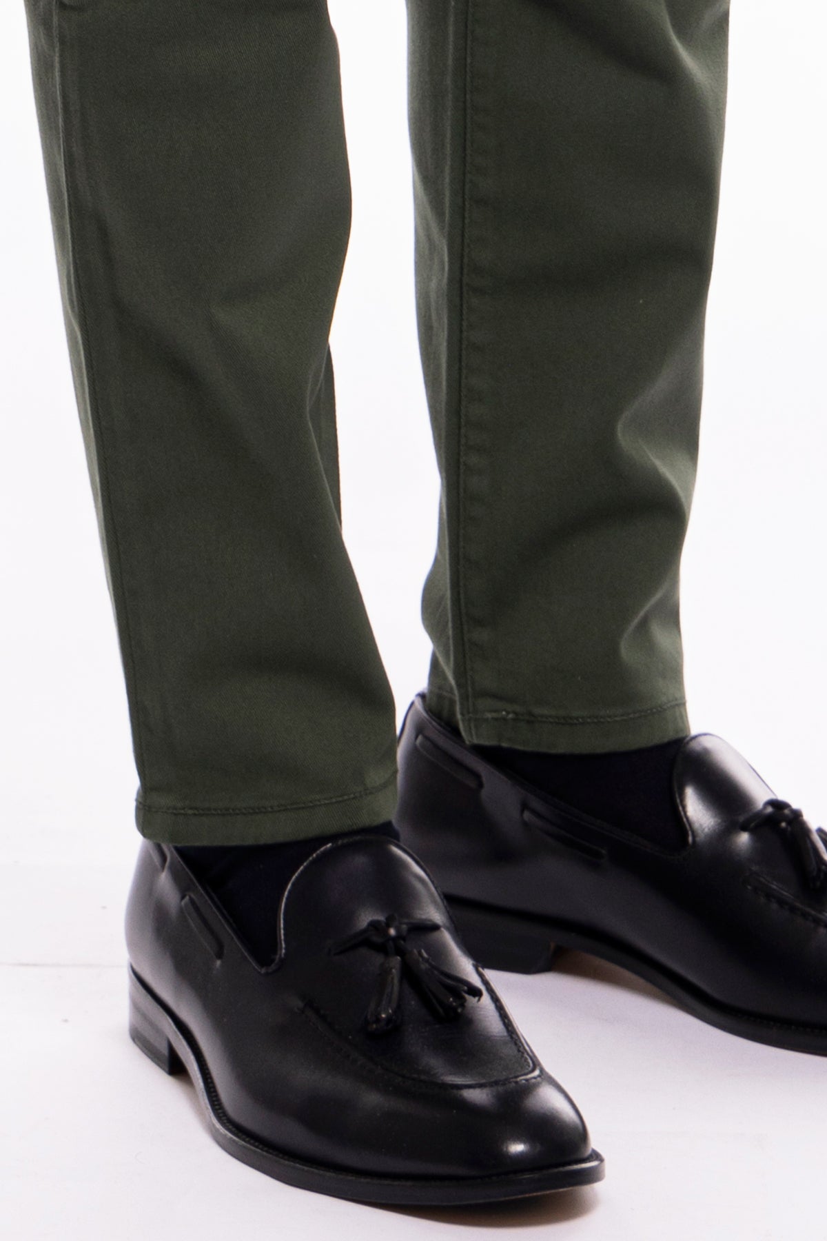 Jeans uomo verde militare tinta unita modello 5 tasche slim fit estivo made in italy