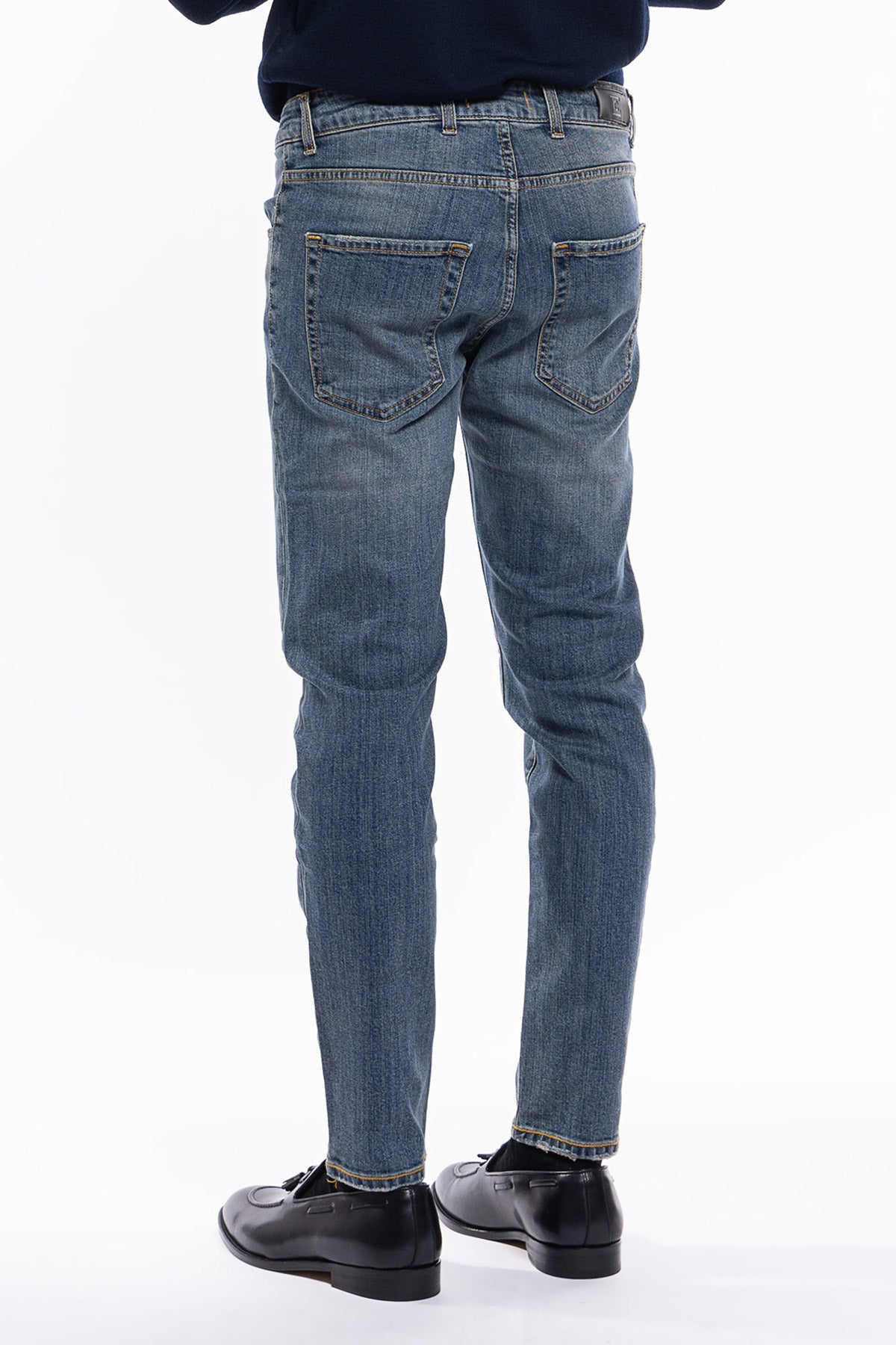 Jeans da uomo con sfumature beige modello 5 tasche slim fit made in italy