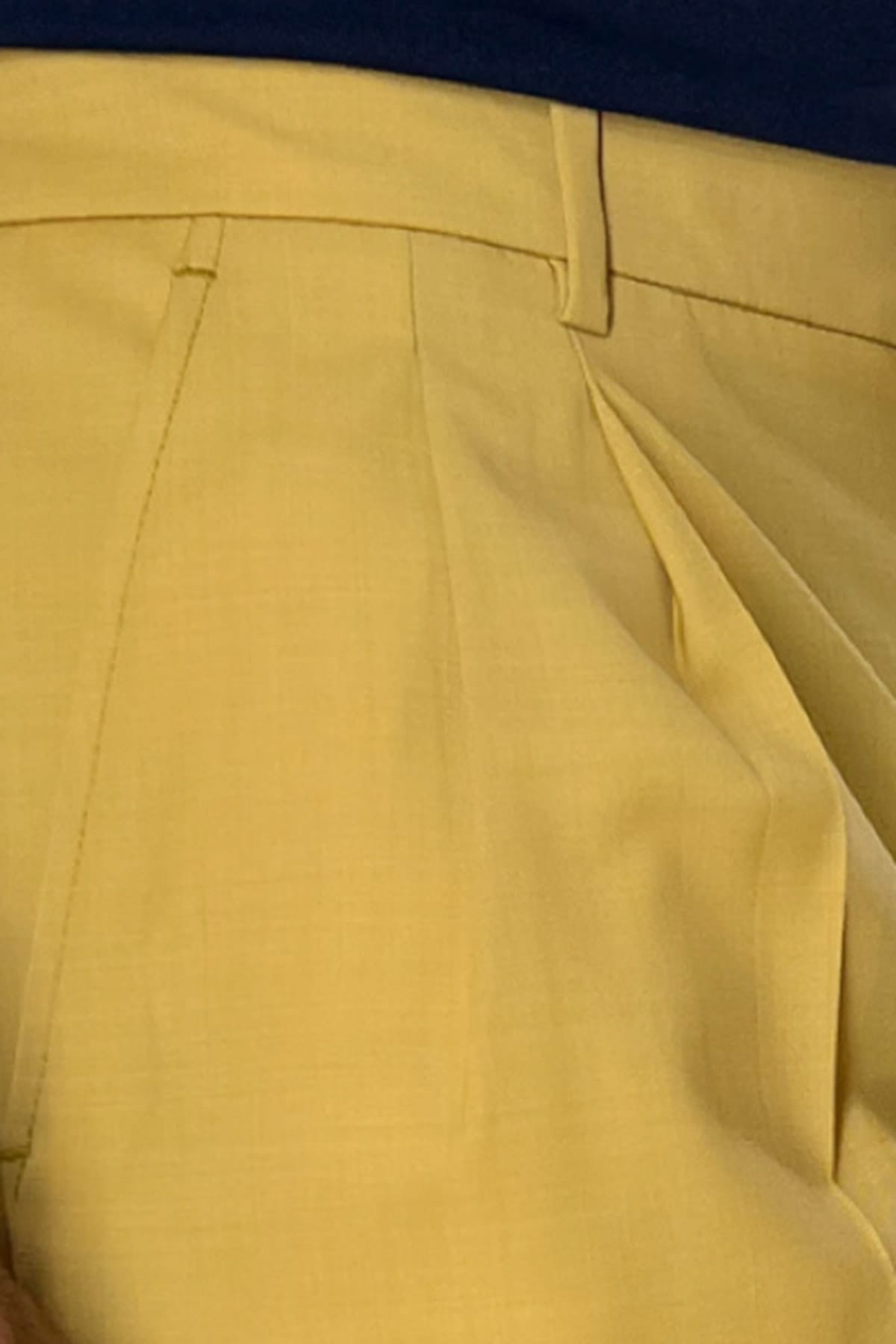 Bermuda uomo giallo in fresco lana con mezza coulisse doppia pinces e tasca america