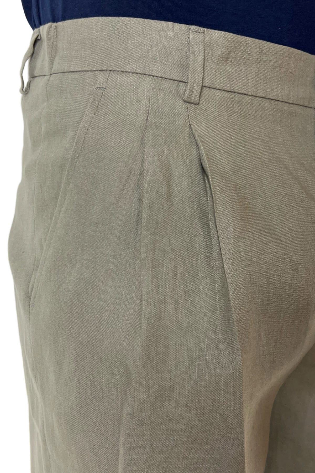 Bermuda uomo verde militare in lino 100% con mezza coulisse doppia pinces e tasca america