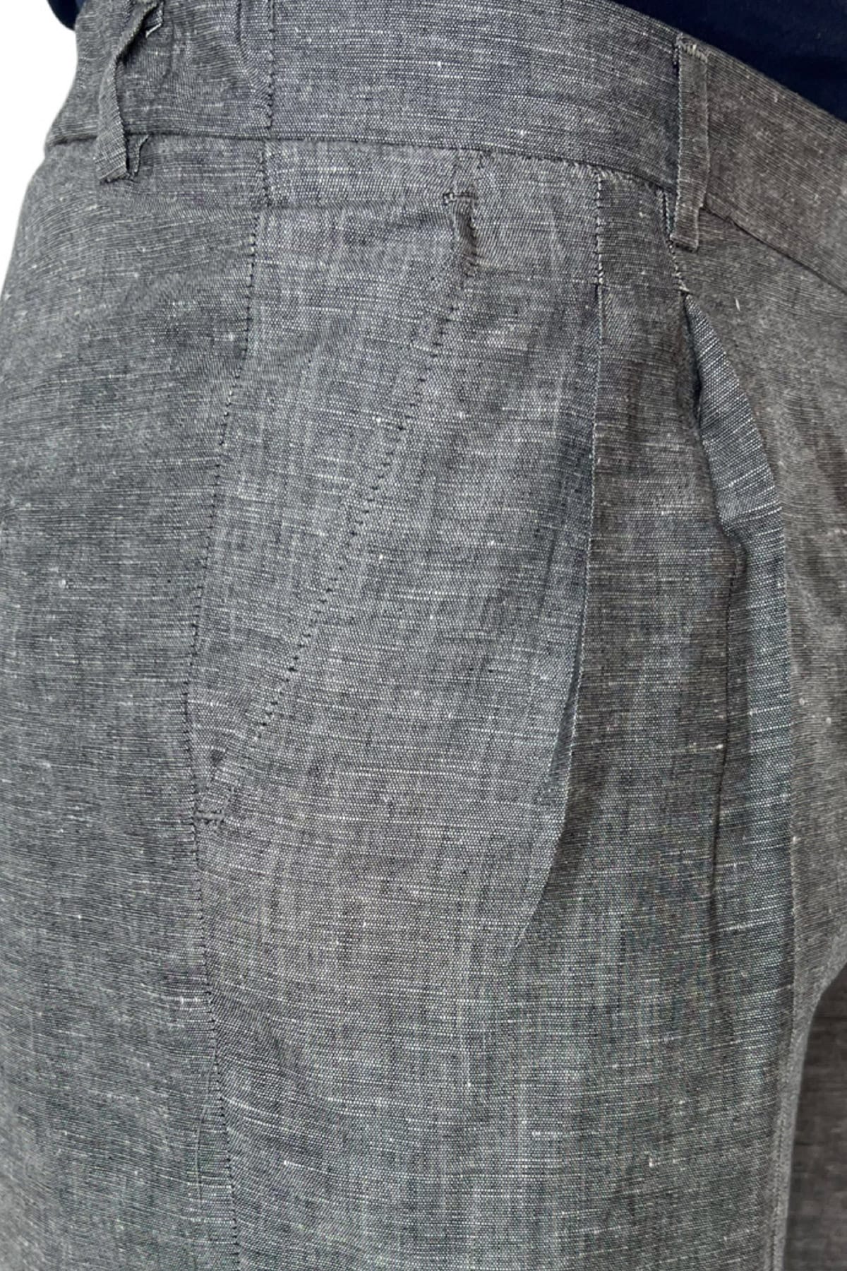 Bermuda uomo grigio in lino e cotone con mezza coulisse doppia pinces e tasca america