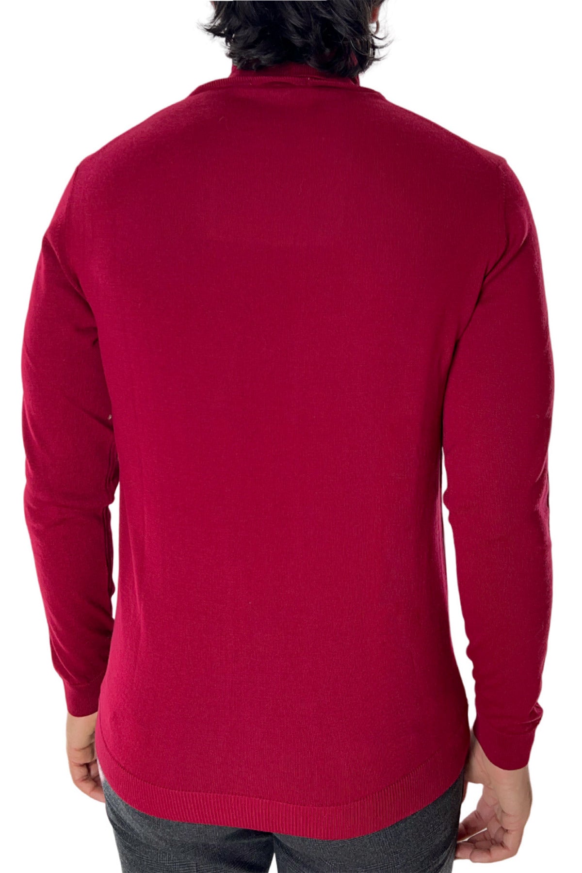 Maglione collo alto uomo rosso in lana merinos slim fit made in italy tinta unita