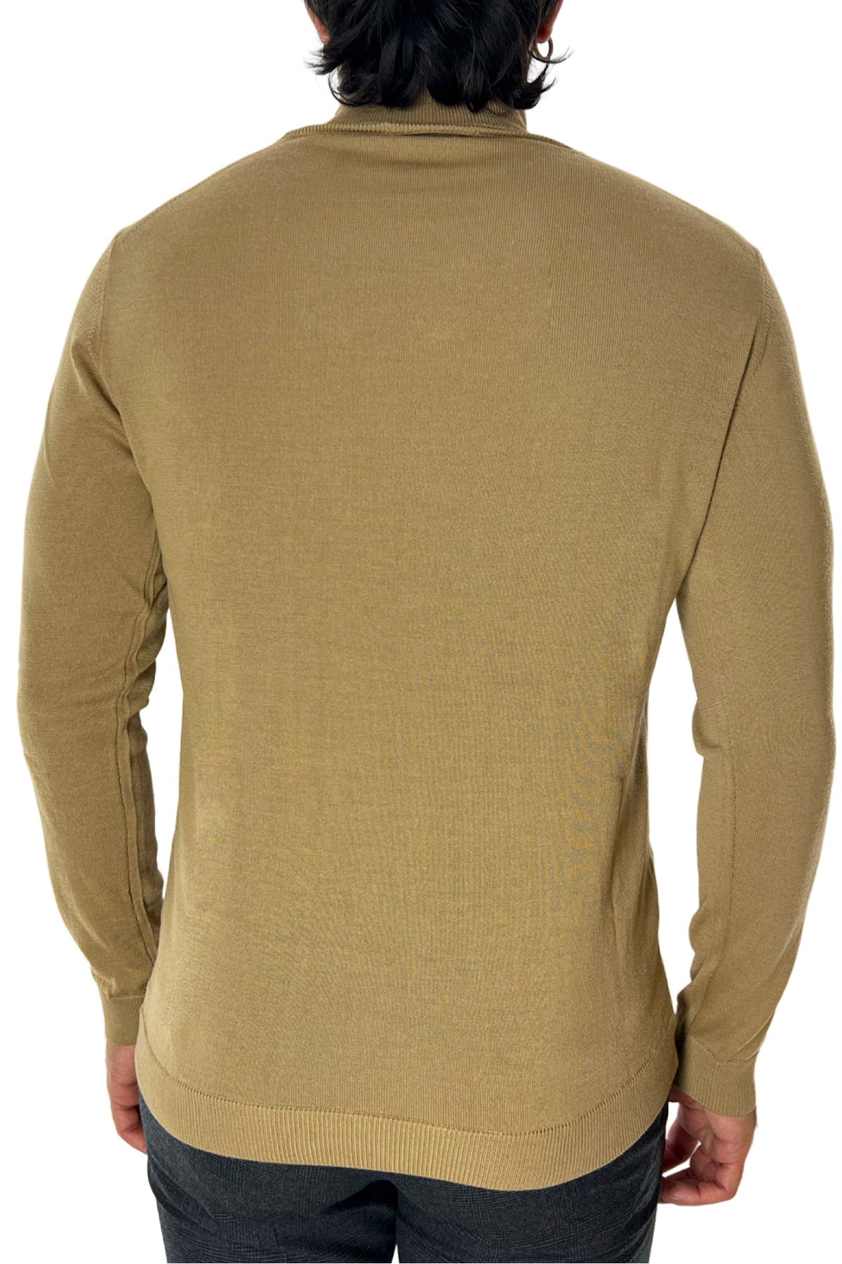 Maglione collo alto uomo beige in lana merinos slim fit made in italy tinta unita