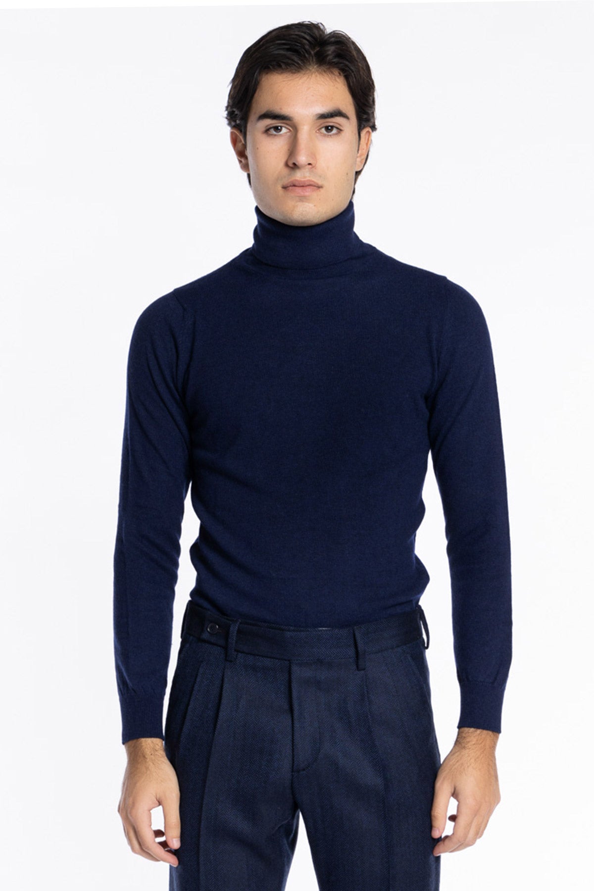 Maglione collo alto uomo navy blu in lana merinos slim fit made in italy tinta unita