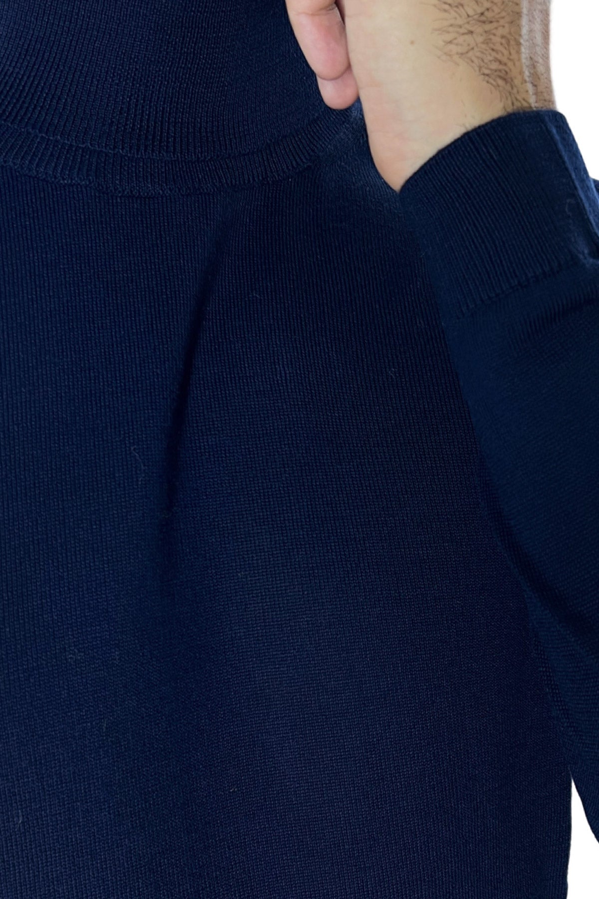 Maglione collo alto uomo navy blu in lana merinos slim fit made in italy tinta unita