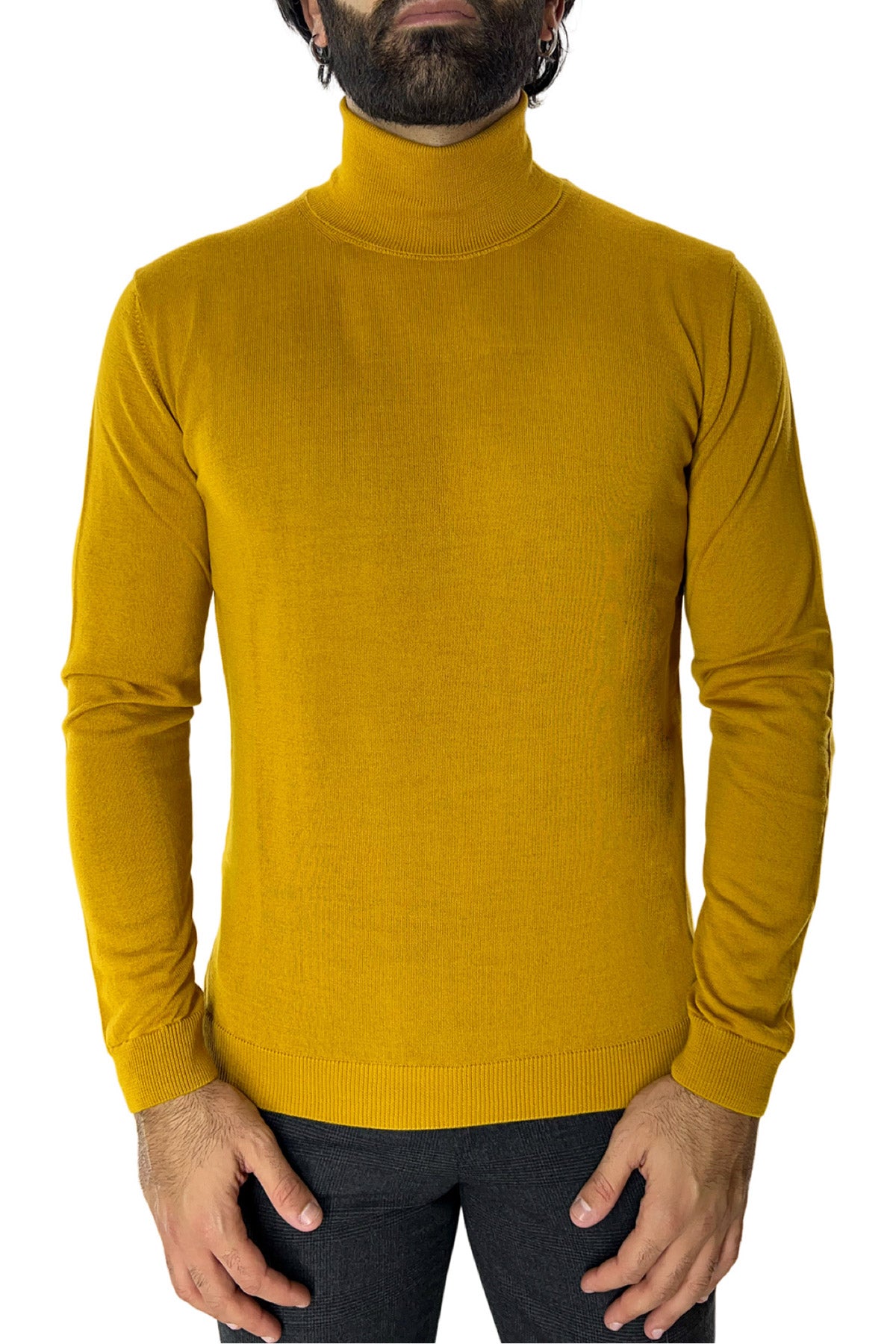 Maglione collo alto uomo senape in lana merinos slim fit made in italy tinta unita