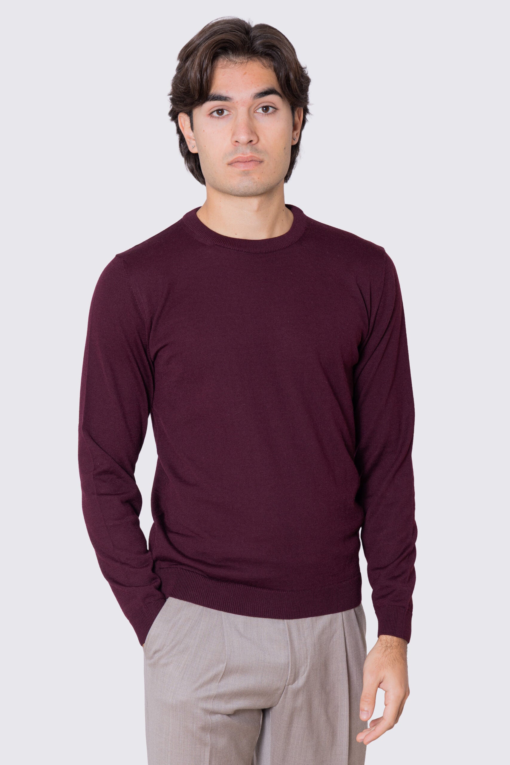 Maglioncino da uomo girocollo bordeaux in lana merinos slim fit made in italy tinta unita