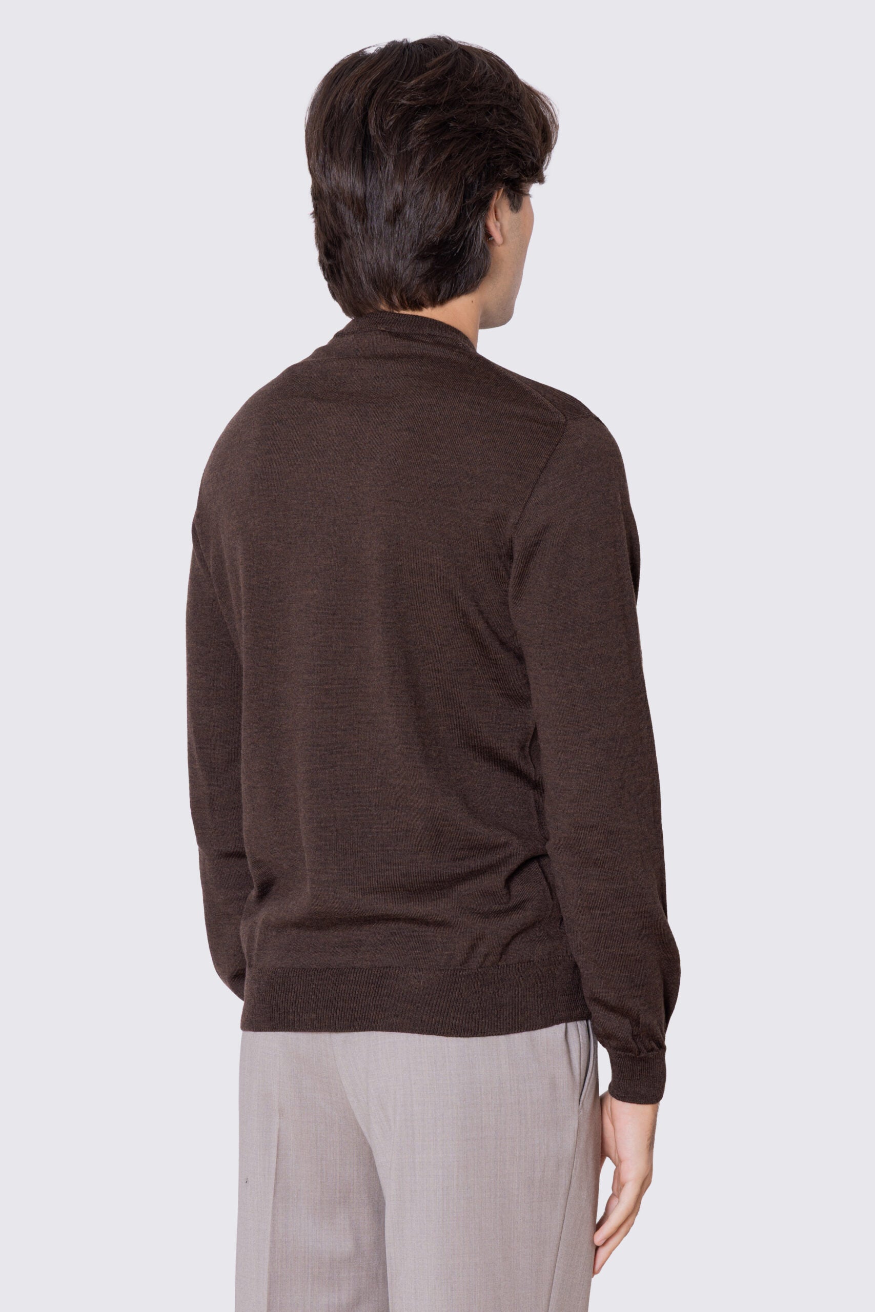 Maglioncino da uomo girocollo moro in lana merinos slim fit made in italy tinta unita
