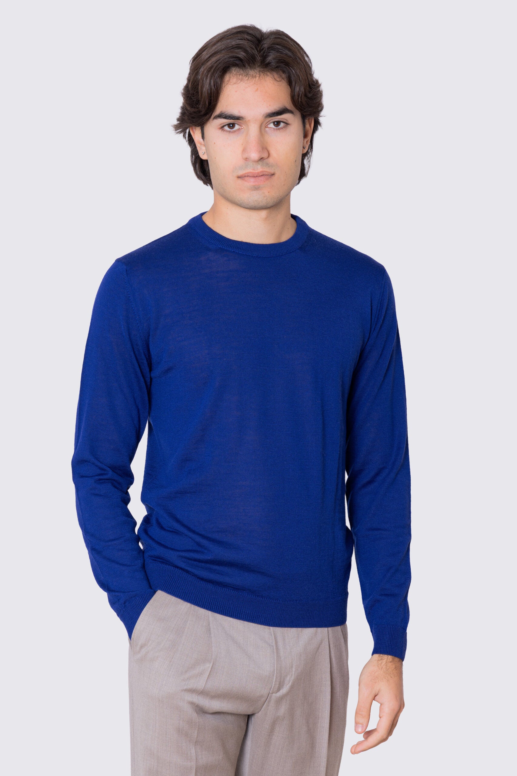 Maglioncino da uomo girocollo royal blu in lana merinos slim fit made in italy tinta unita