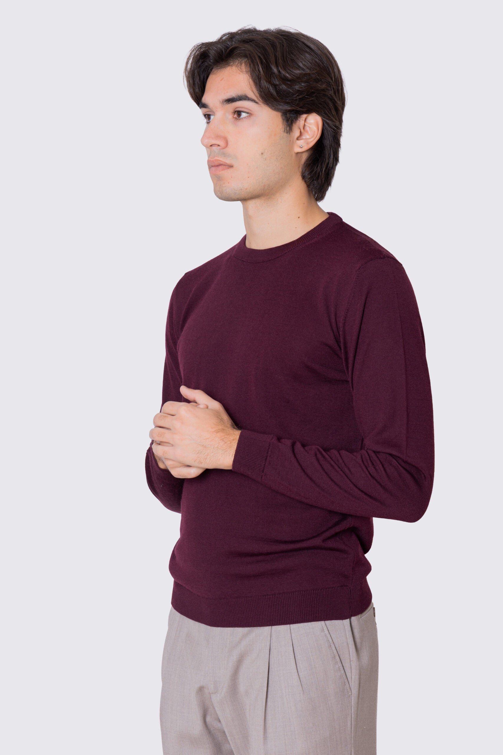 Maglioncino da uomo girocollo bordeaux in lana merinos slim fit made in italy tinta unita