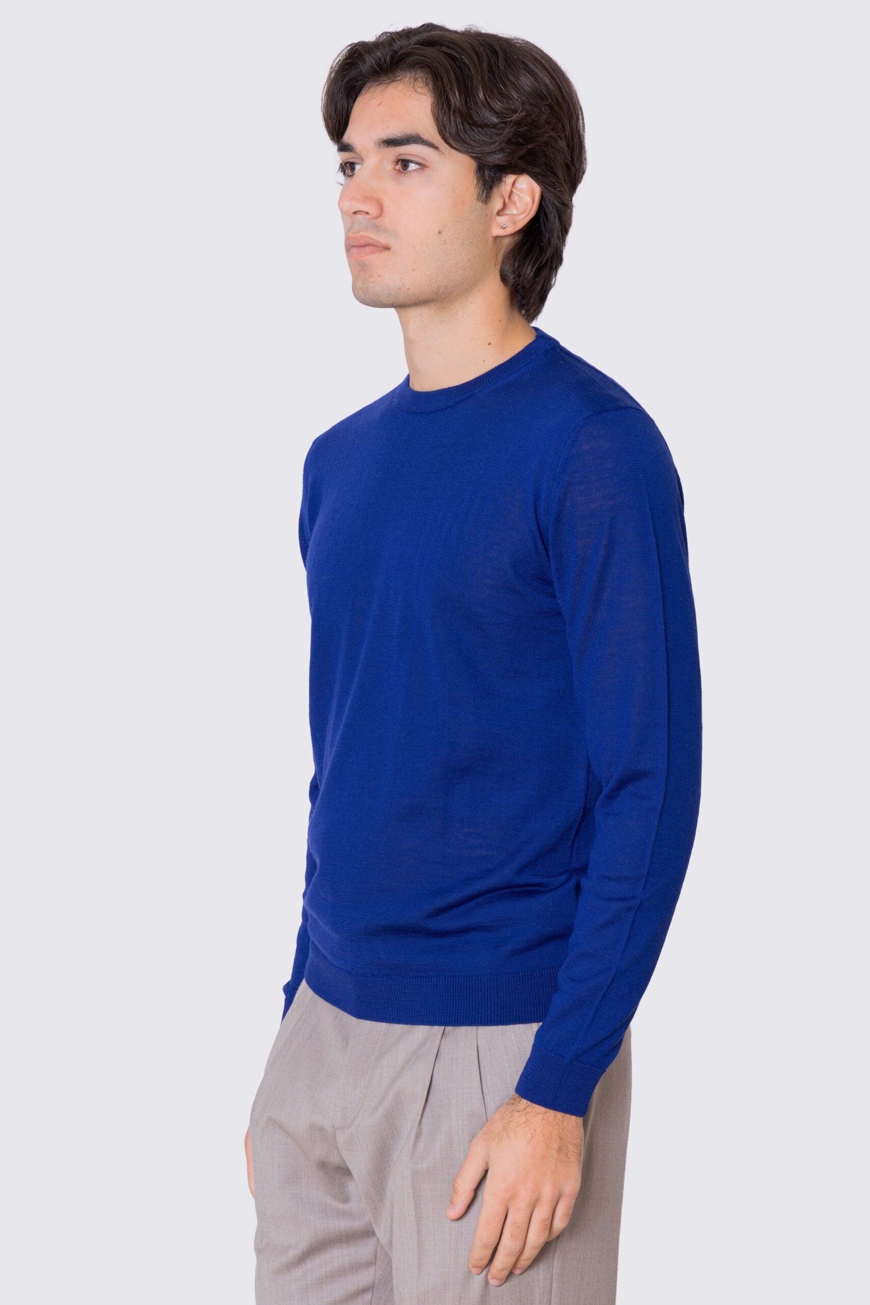 Maglioncino da uomo girocollo royal blu in lana merinos slim fit made in italy tinta unita