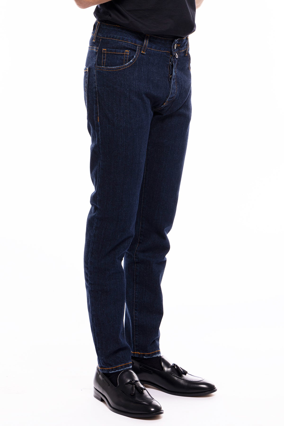 Jeans da uomo blu  lavaggio zero con leggere rotture sulle tasche modello 5 tasche