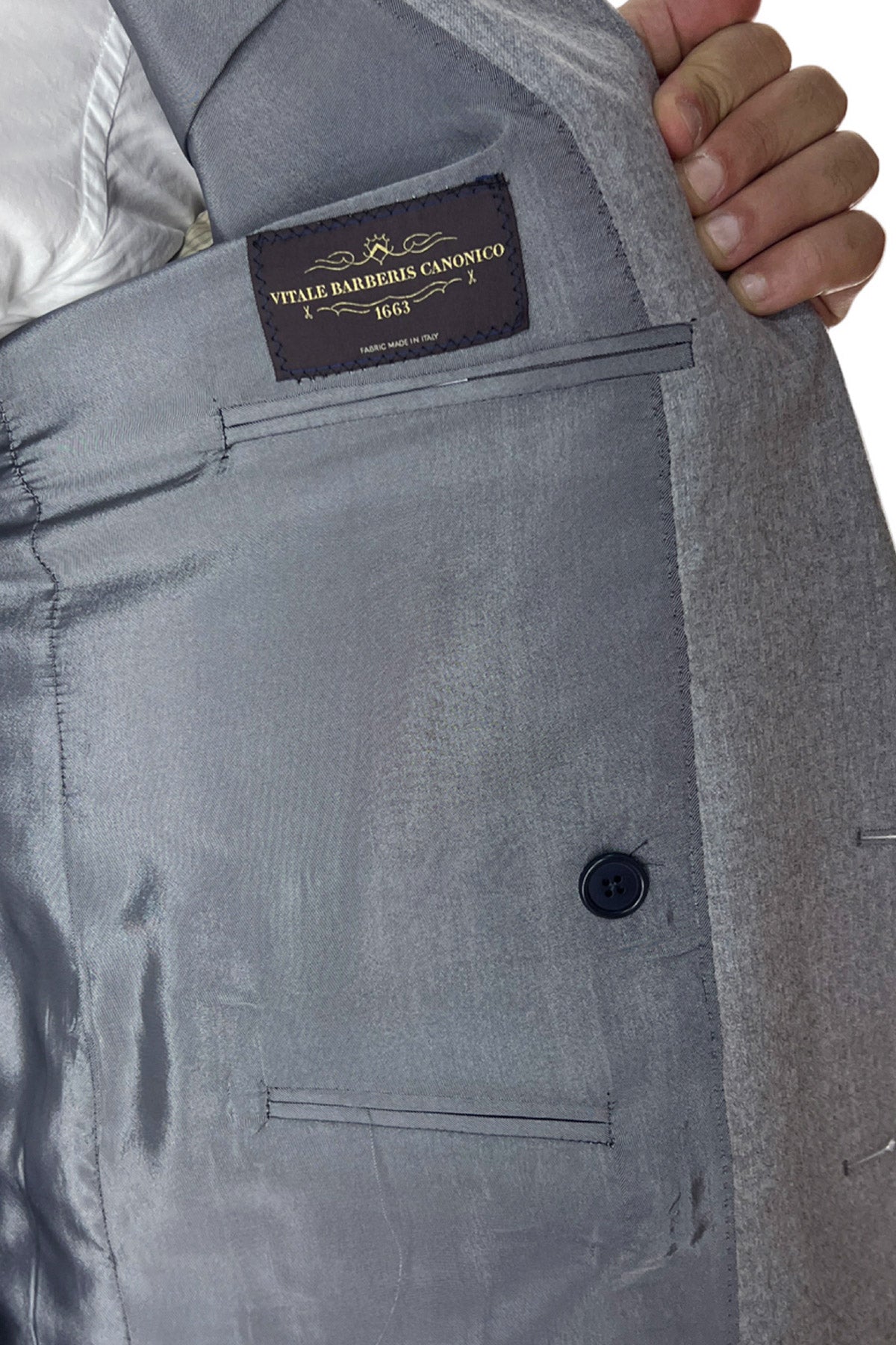 Giacca uomo doppiopetto grigio chiaro in lana sartoriale slim fit rever largo vitale barberis canonico.