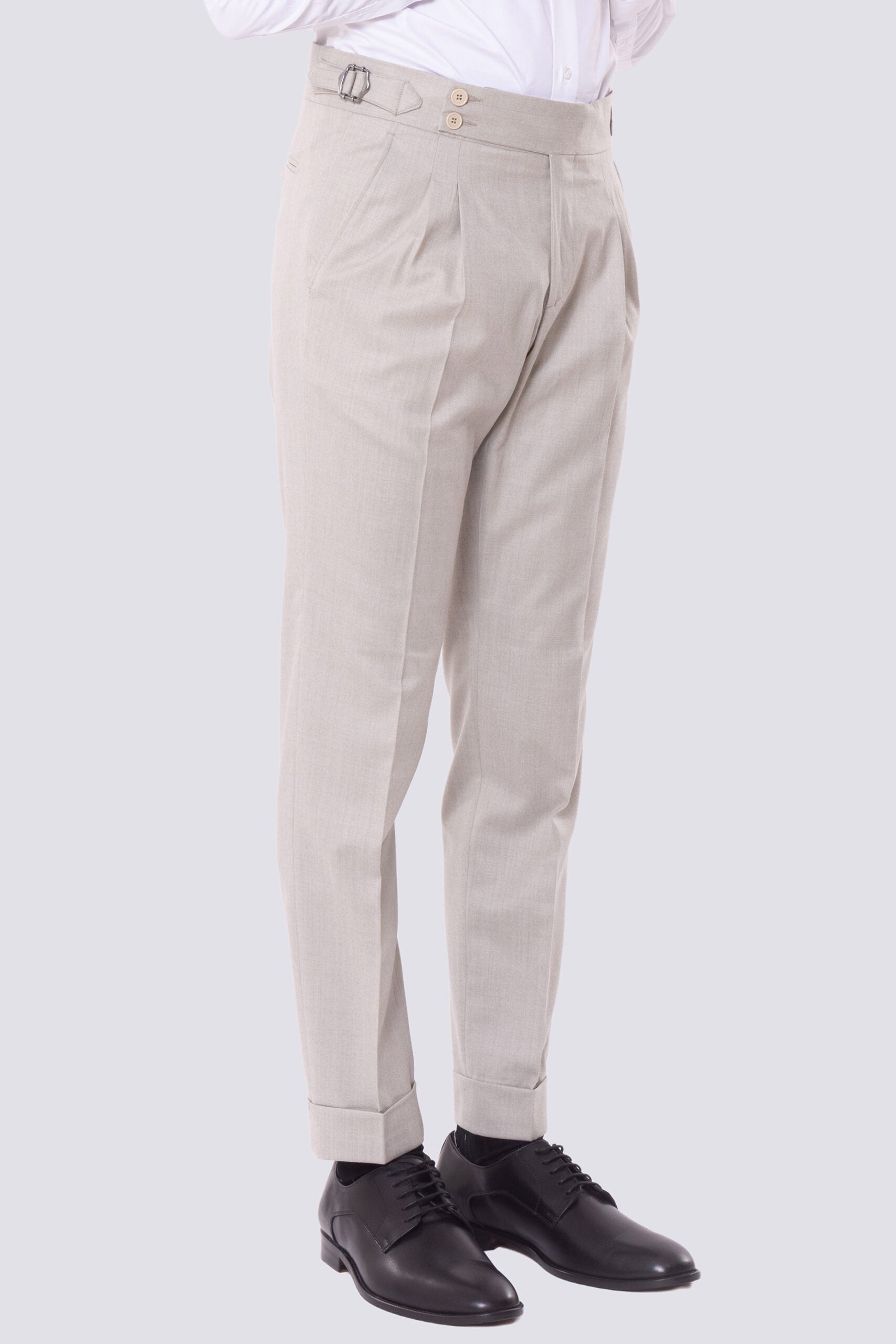 Pantalone uomo beige vita alta con e fibbie laterali tasca america in lana flanella Vitale Barberis Canonico con doppia pinces e risvolto 5cm