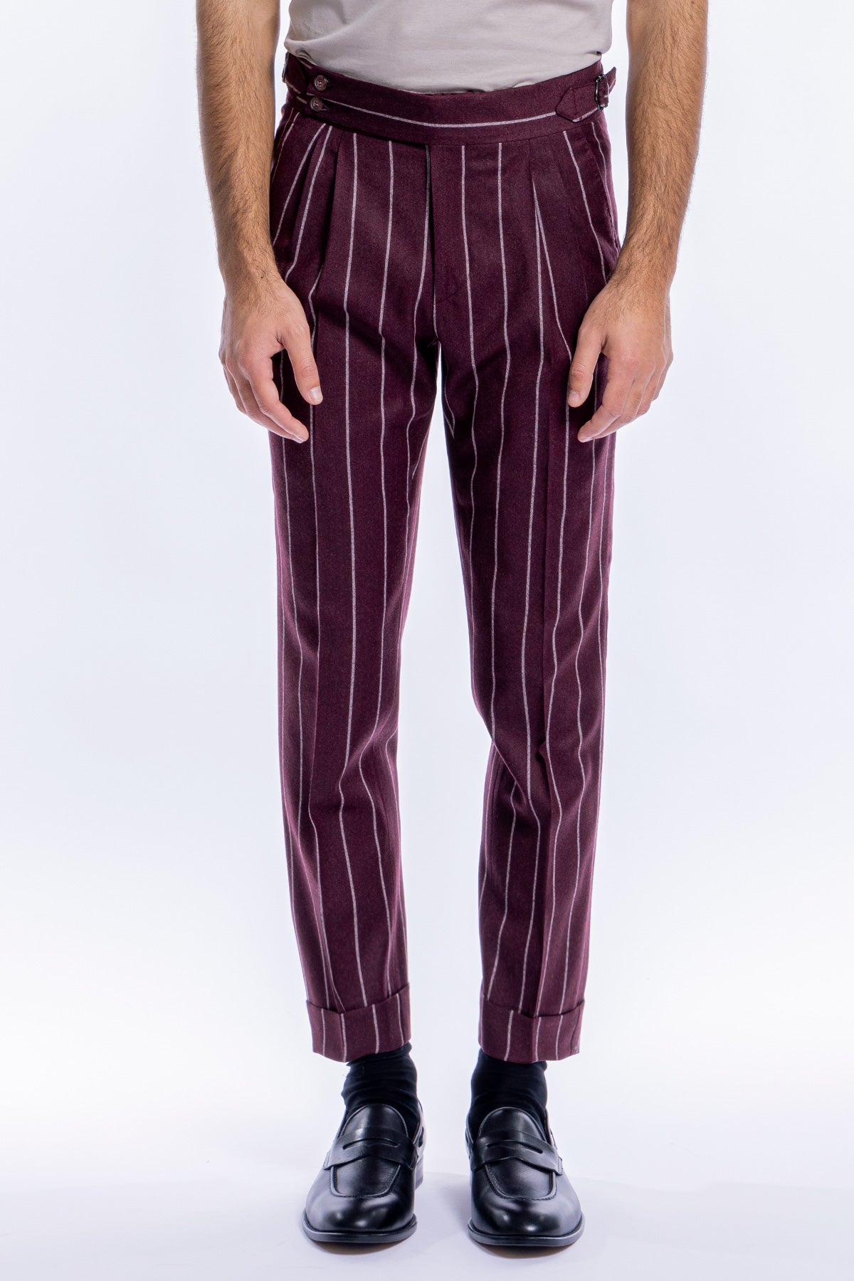Pantalone uomo bordeaux fantasia gessata bianca vita alta tasca america in lana flanella con pinces e fibbie laterali