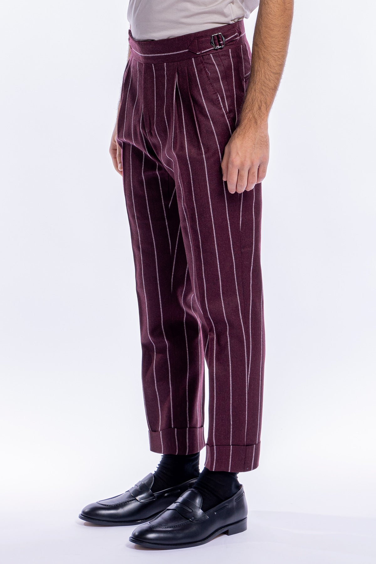 Pantalone uomo bordeaux fantasia gessata bianca vita alta tasca america in lana flanella con pinces e fibbie laterali