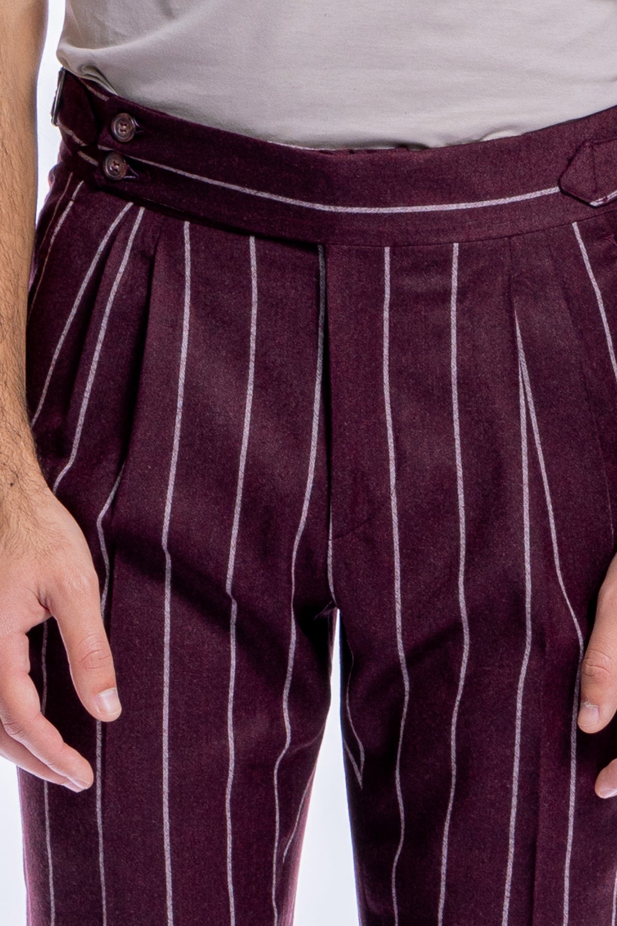 Pantalone uomo bordeaux fantasia gessata bianca vita alta tasca america in lana flanella con pinces e fibbie laterali