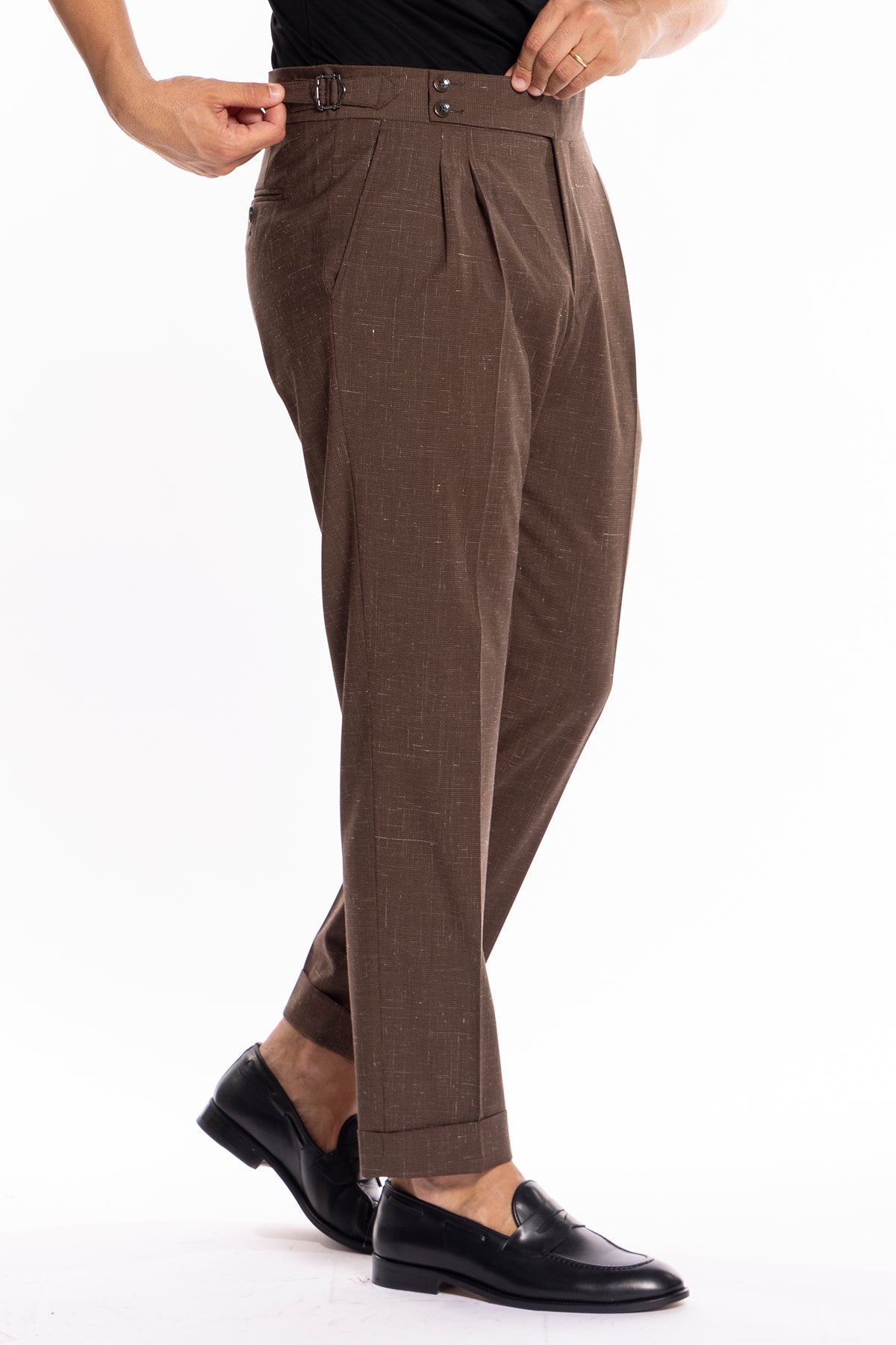 Pantalone uomo marrone fantasia pied de poule vita alta doppia pinces in fresco lana misto