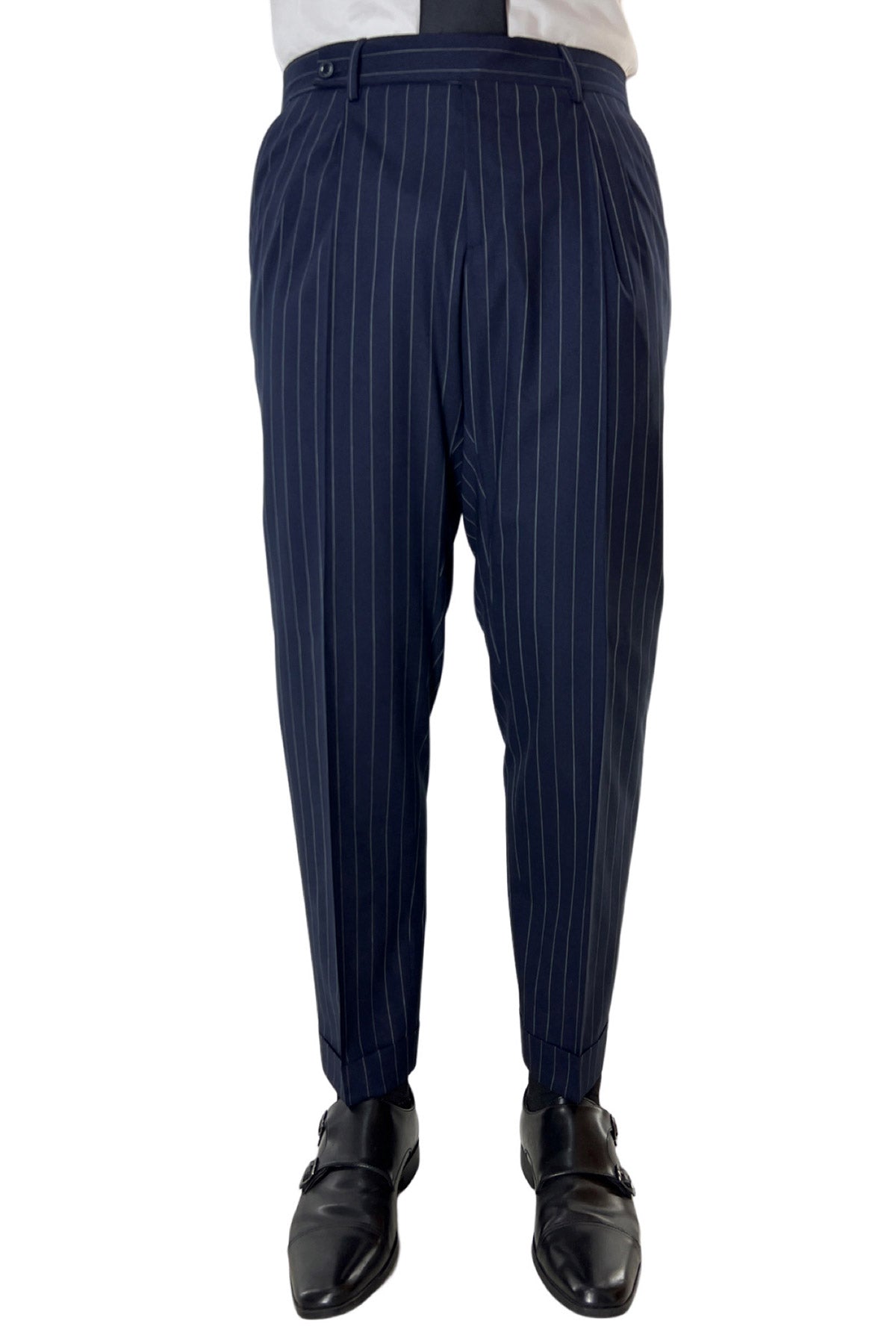 Pantalone uomo navy blu gessato bianco chiusura prolungata doppia pinces in fresco lana Holland & Sherry