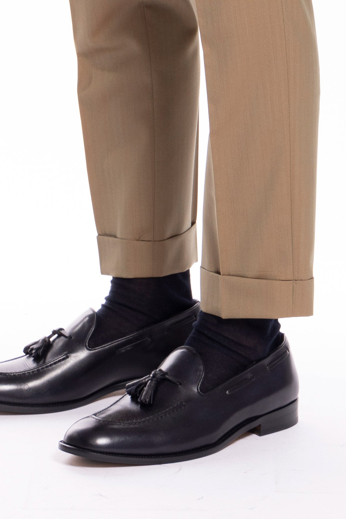 Pantalone uomo fango chiusura prolungata doppia pinces in fresco lana super 100's e seta Solaro Holland & Sherry