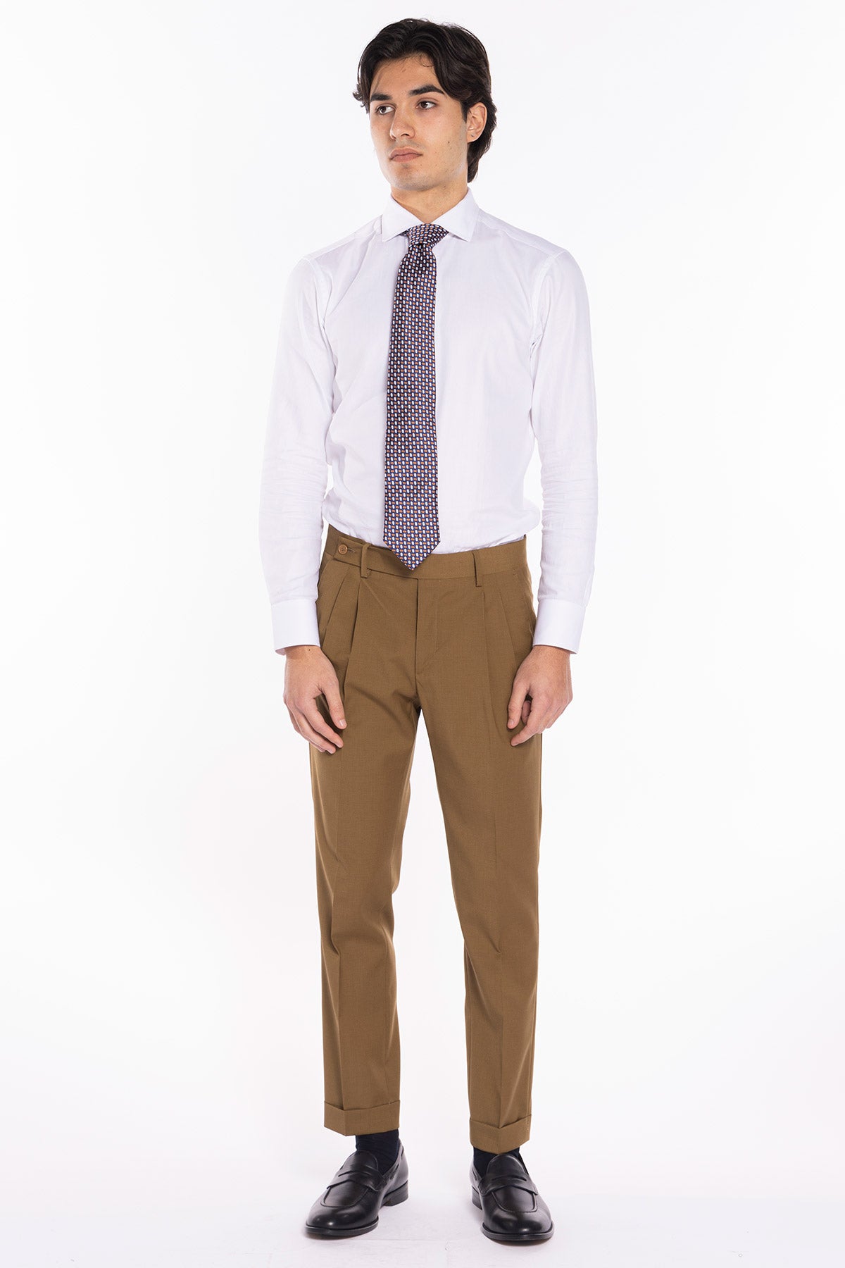 Pantalone uomo cammello chiusura prolungata doppia pinces in fresco lana misto