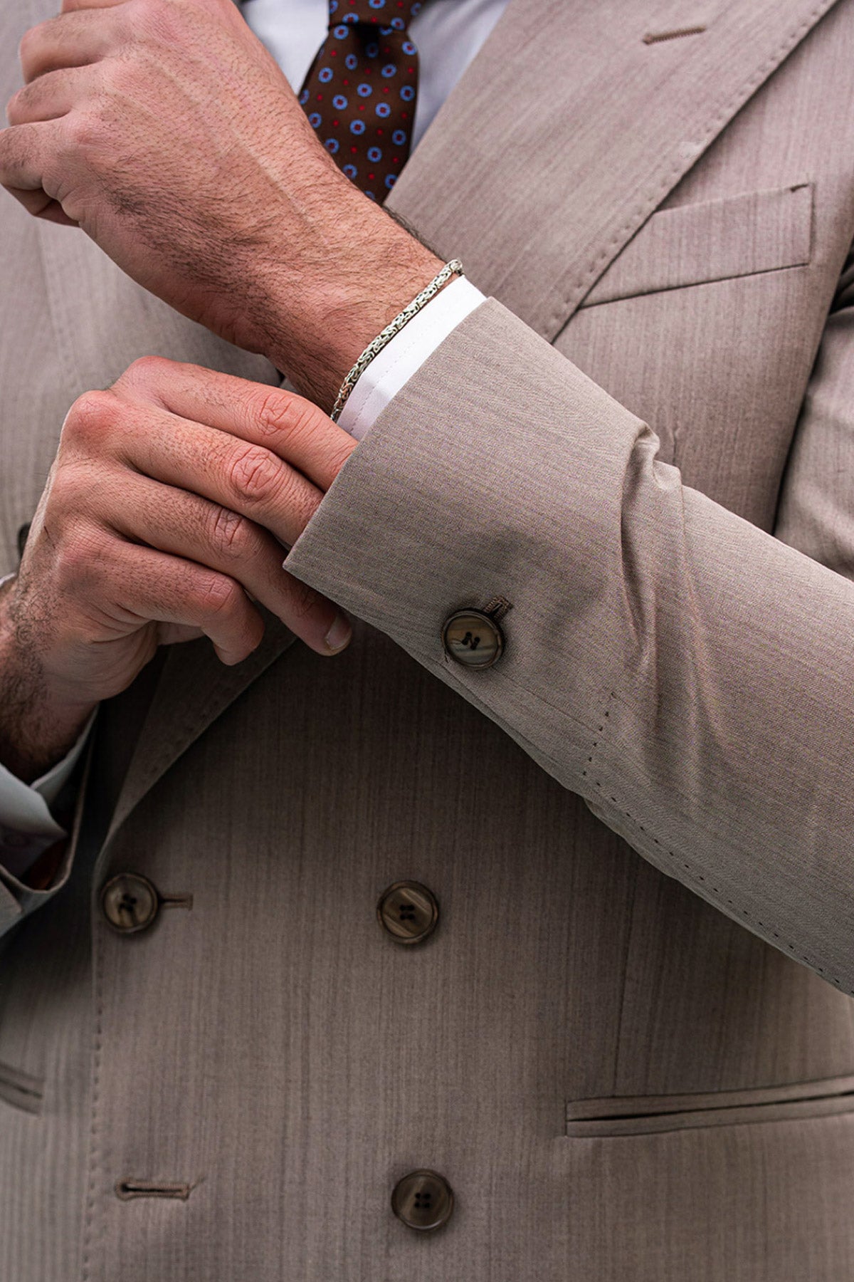 Giacca uomo Doppiopetto Tortora Solaro fresco lana super 100's e seta Holland & Sherry Rever a lancia