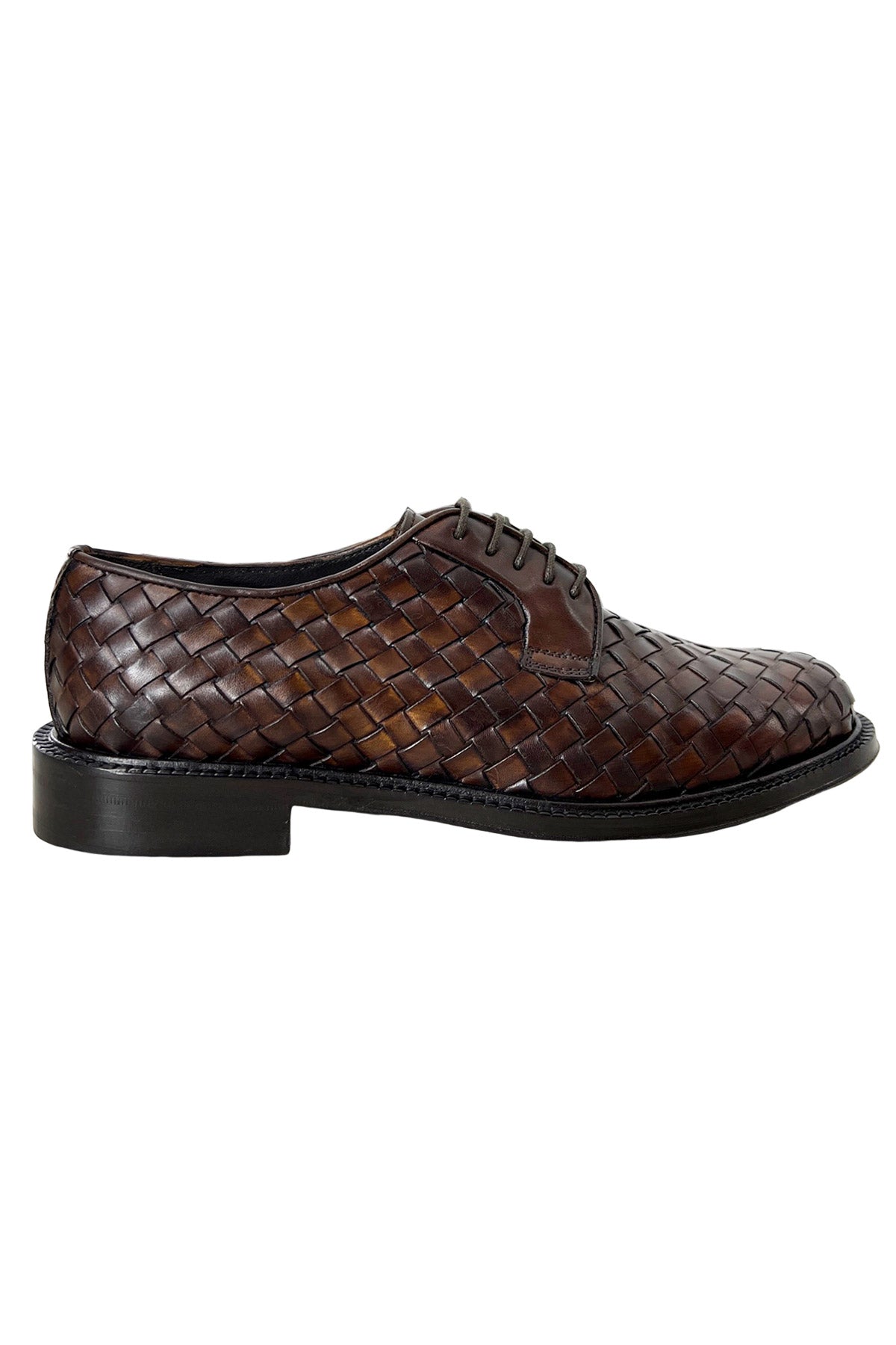 Scarpe stringate da uomo marroni in vera pelle intrecciata modello derby con chiusura lacci e suola in cuoio