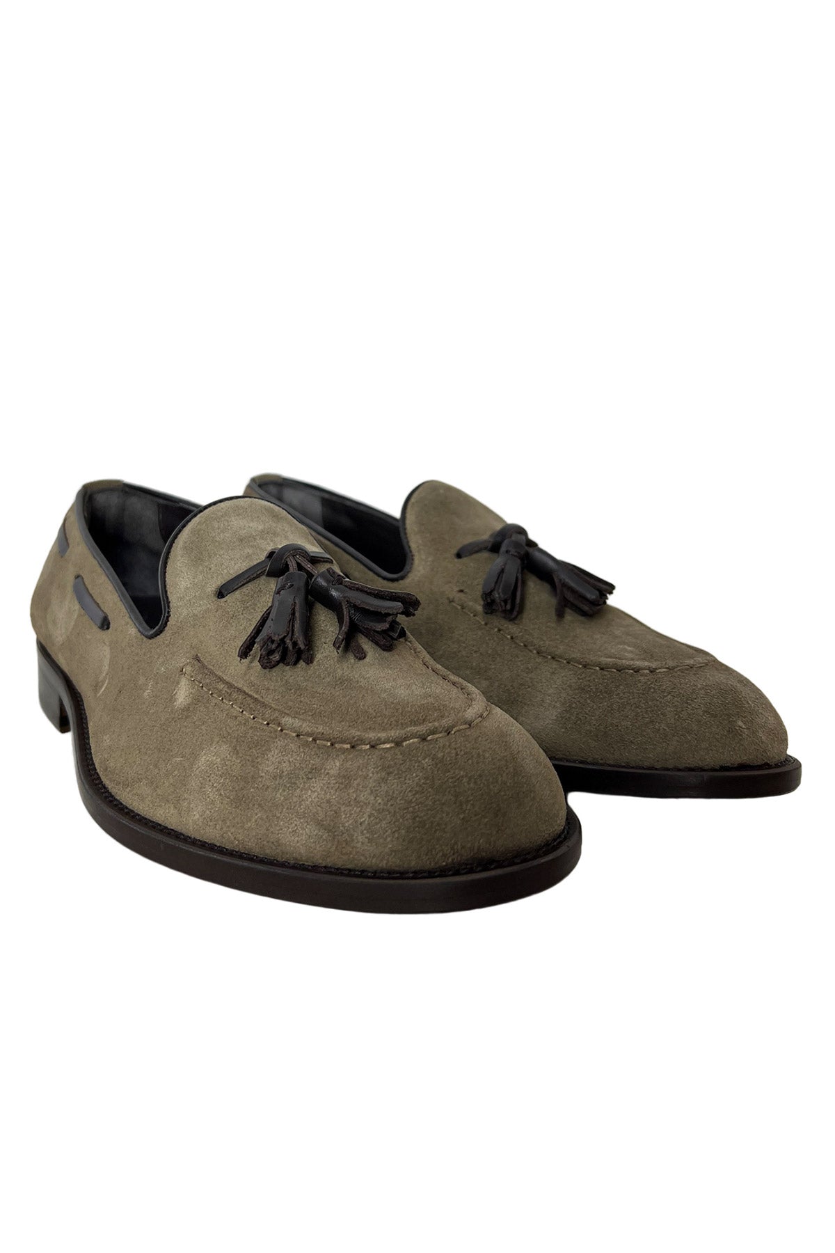 Mocassini uomo beige in camoscio con nappine in pelle marrone e suola in cuoio made in italy