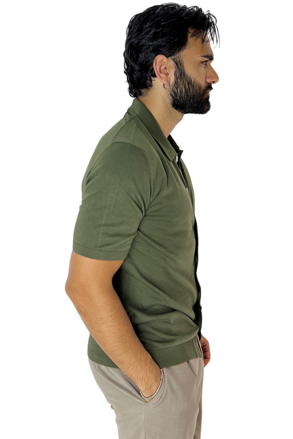 Polo da uomo verde militare  mezze maniche 100% cotone di filo finezza 14 con bottoni in chisura