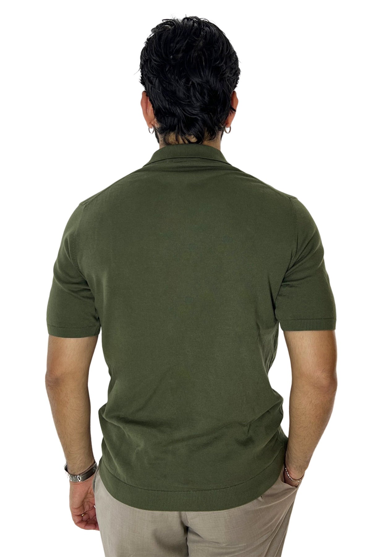 Polo da uomo verde militare  mezze maniche 100% cotone di filo finezza 14 con bottoni in chisura