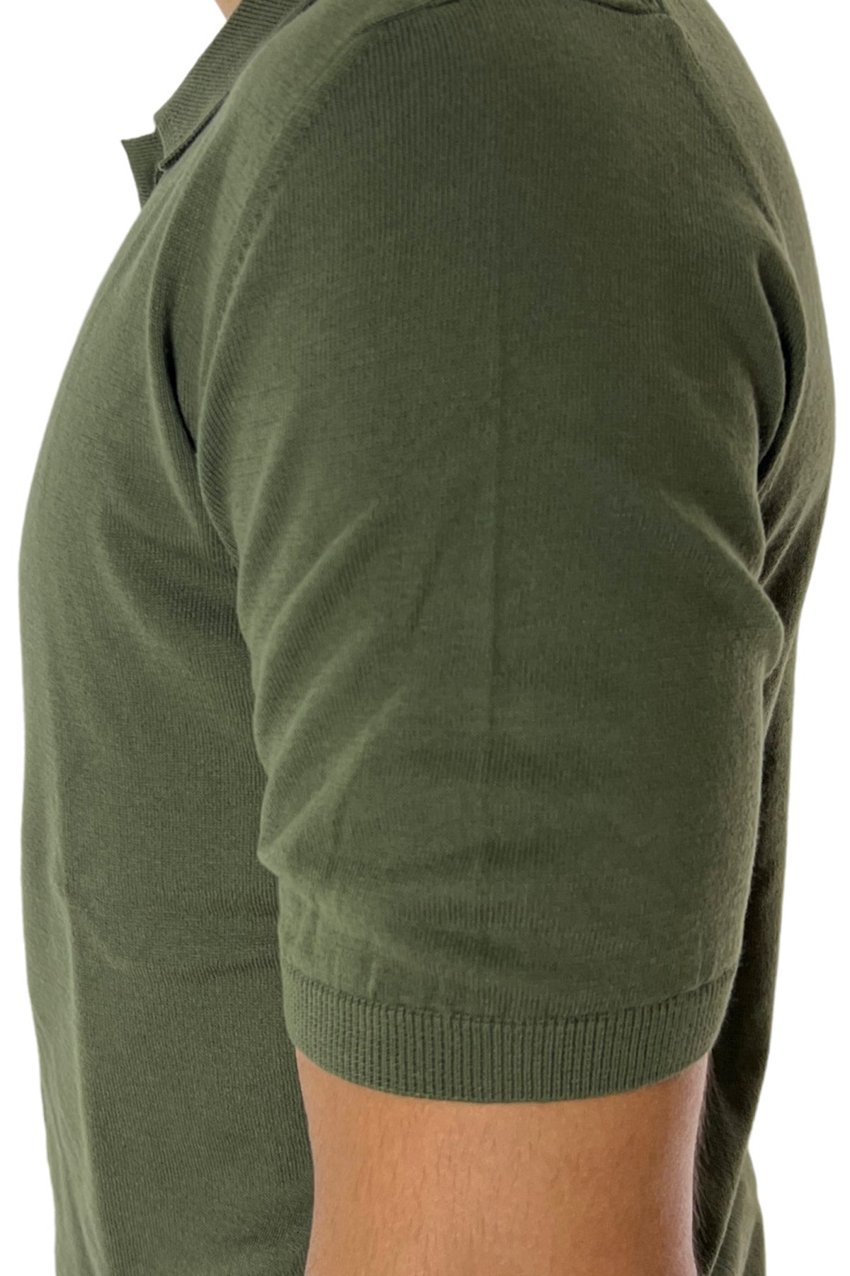 Polo da uomo verde militare  mezze maniche 100% cotone di filo finezza 14 con bottoni in chisura