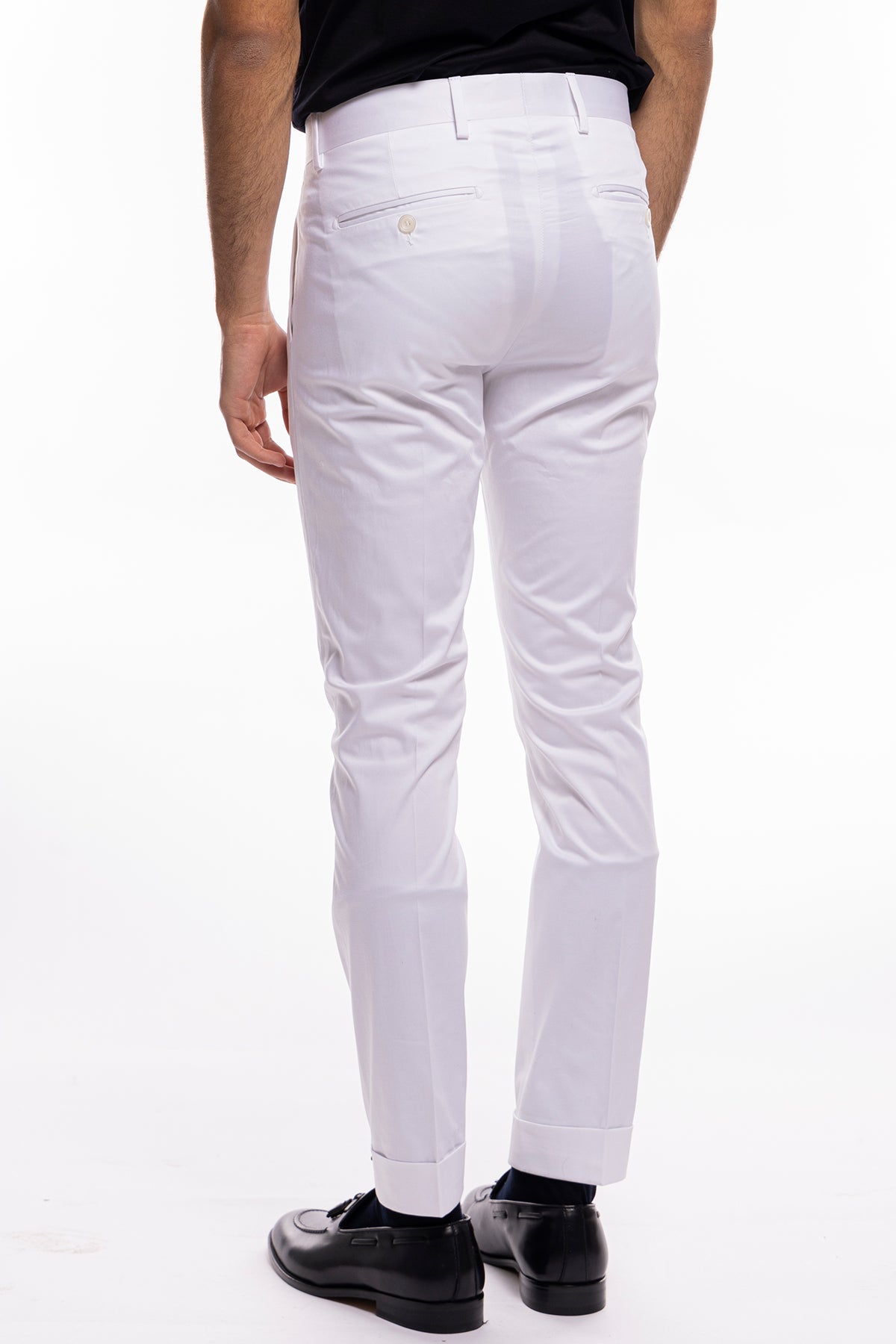 Pantalone uomo Bianco di cotone leggermente elastico tasca america con una pinces e risvolto 4cm